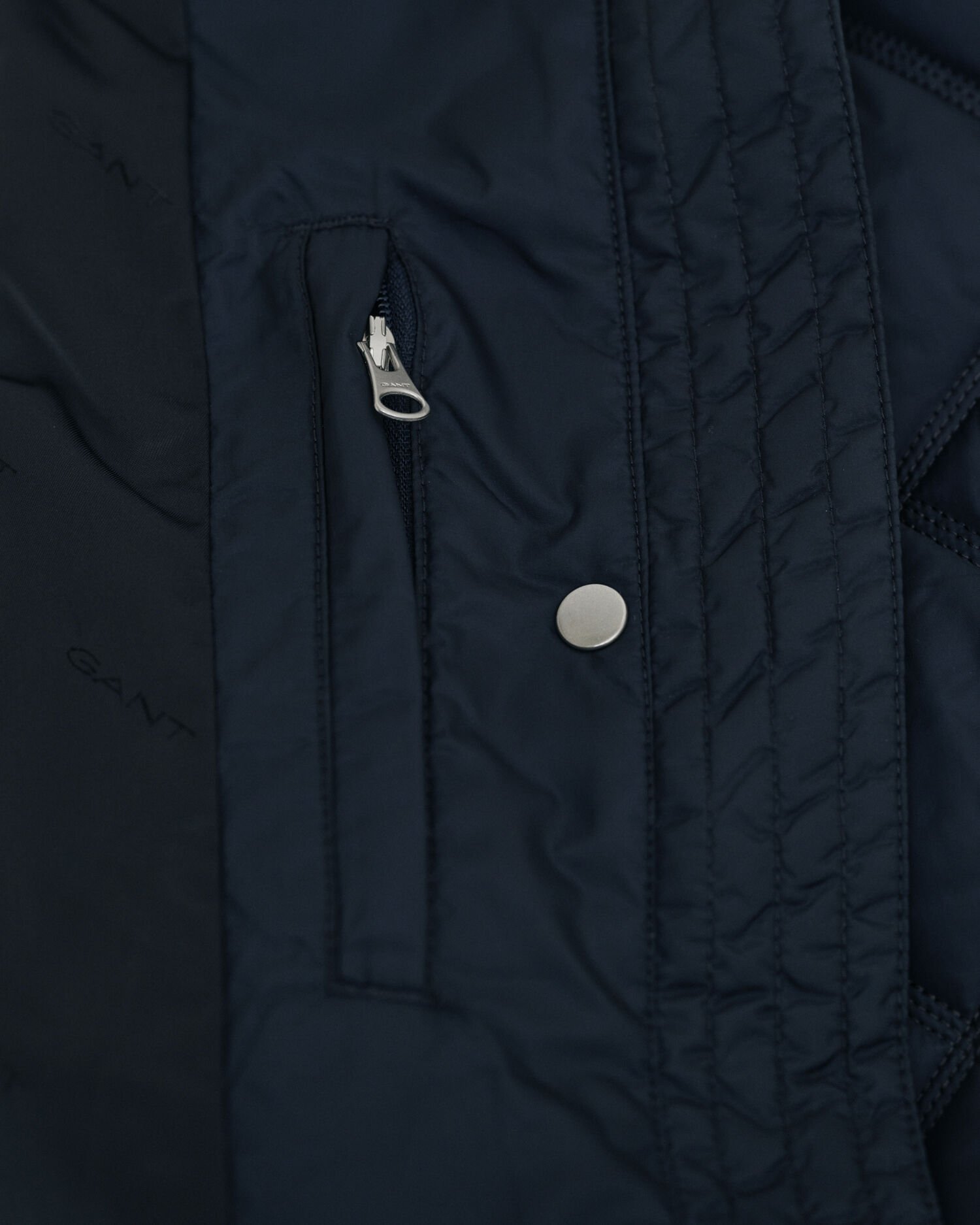 Cappotto trapuntato con finiture in velluto a coste