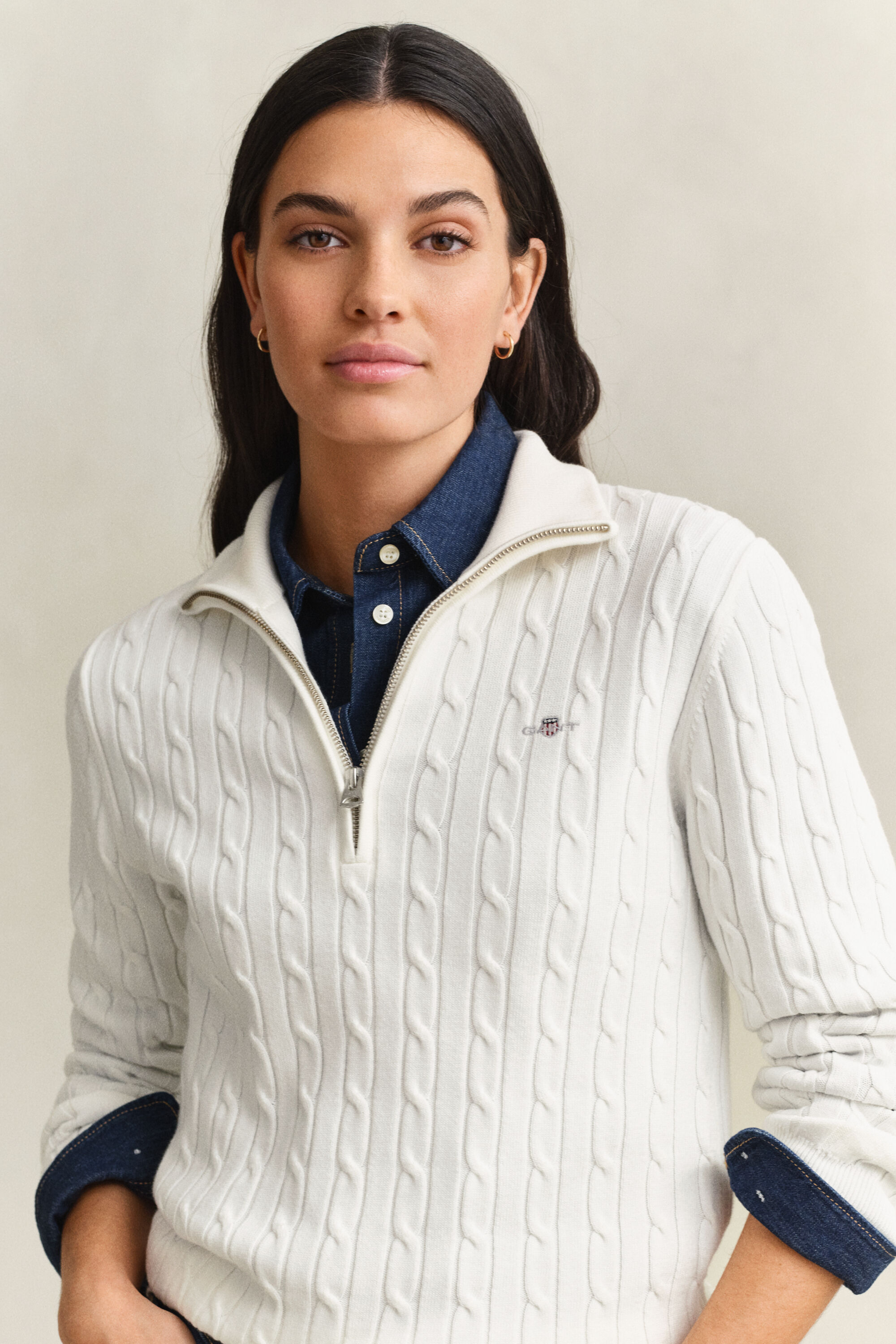 Maglia con zip corta elasticizzata a trecce