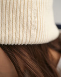 Berretto in lana a coste