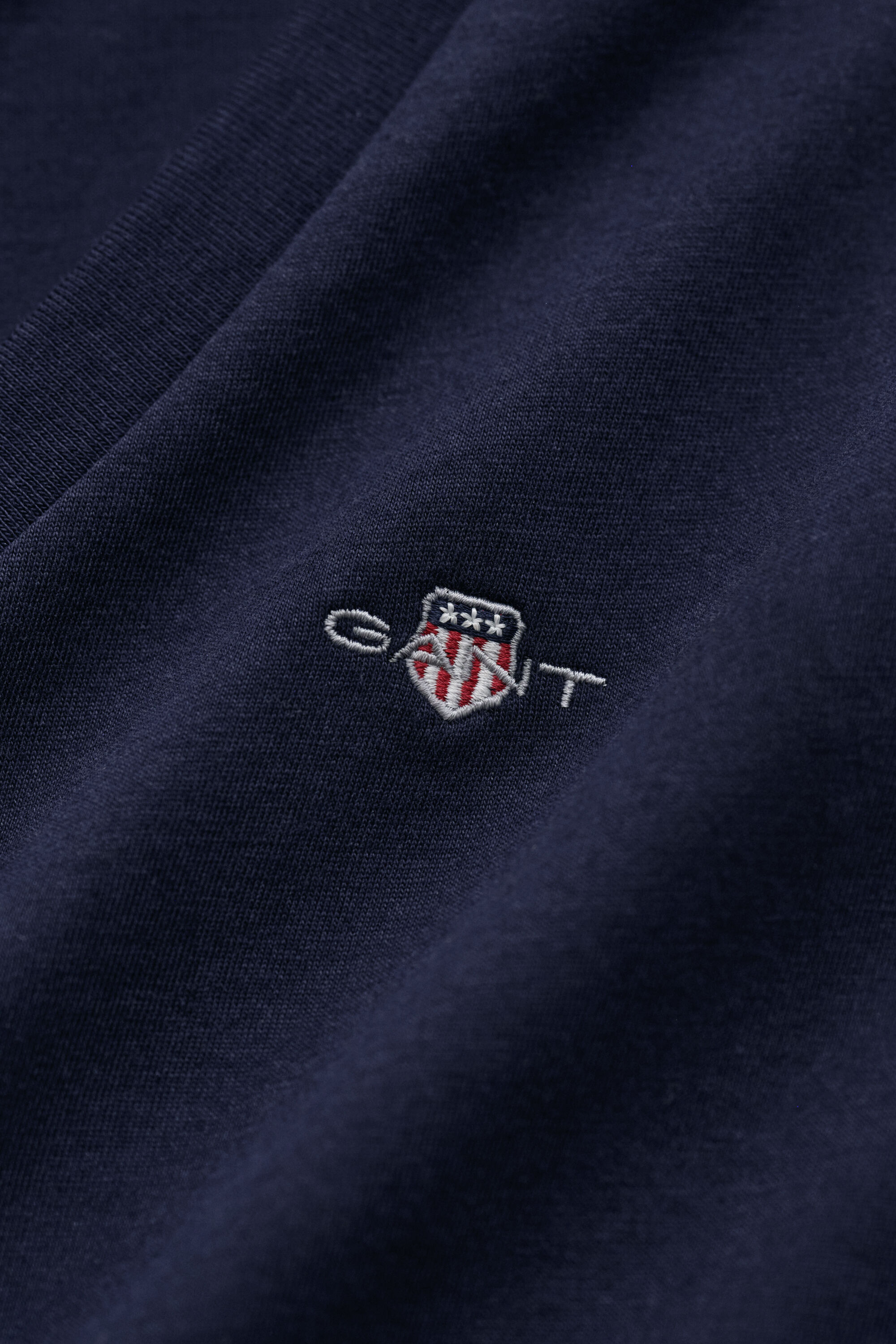 T-shirt Shield con scollo a V