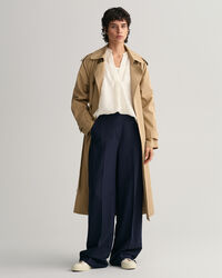 Blusa smanicata con colletto alla coreana