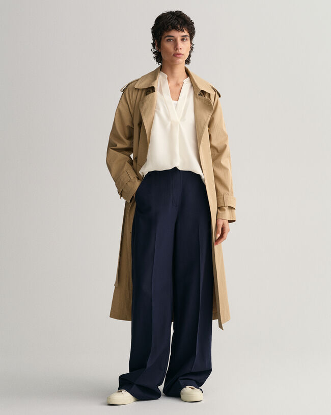 Blusa smanicata con colletto alla coreana