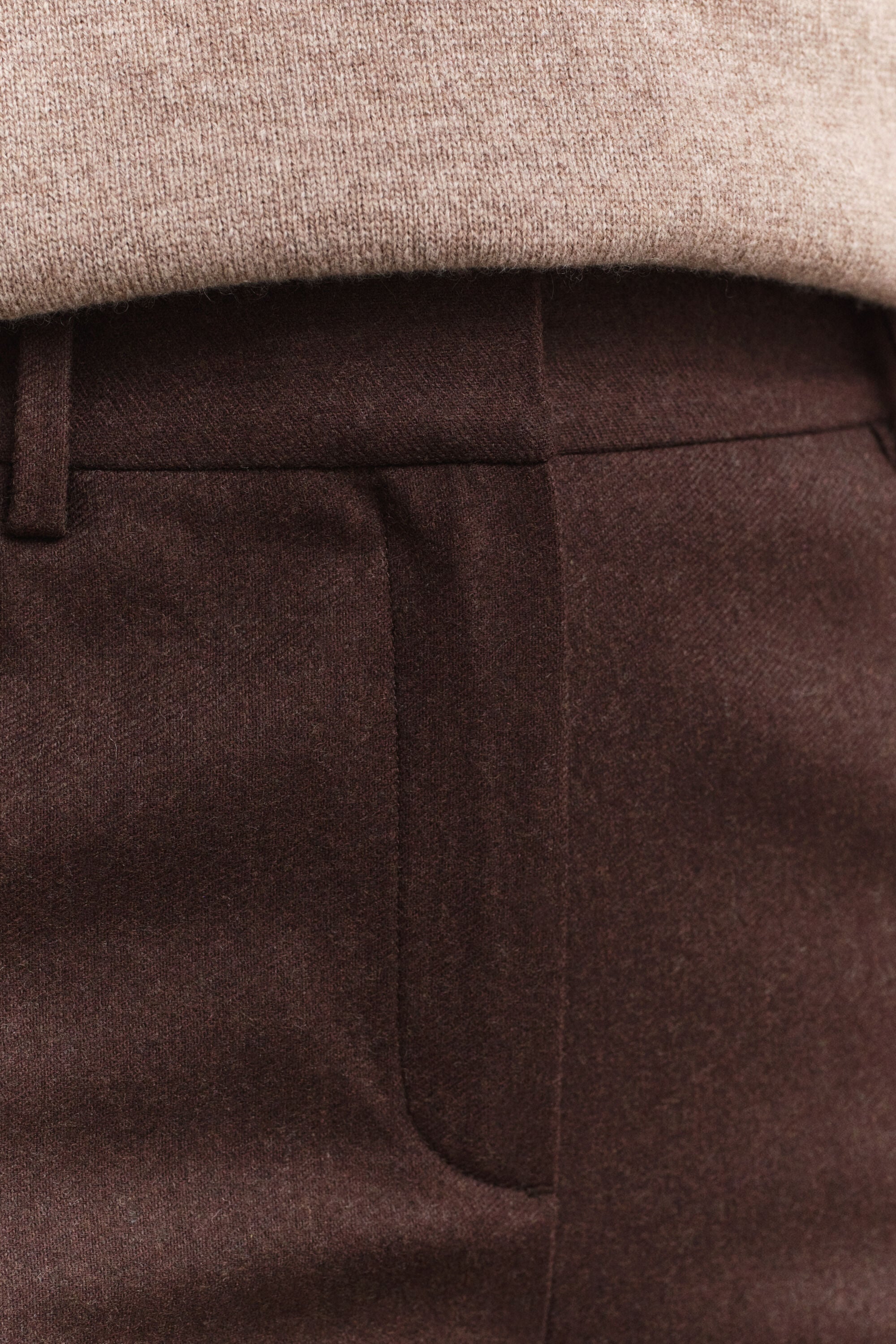 Pantaloni slim svasati in flanella
