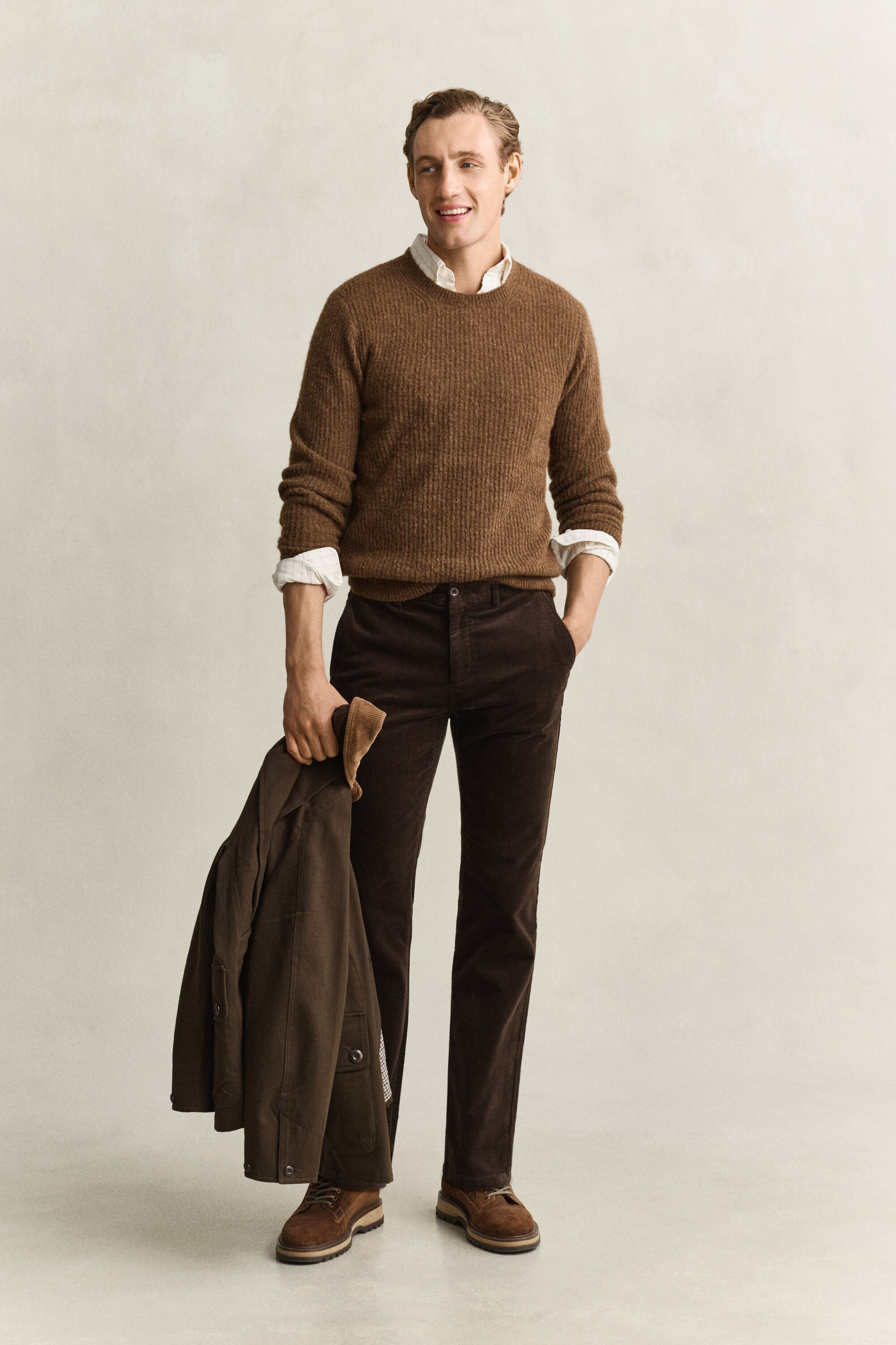 Pantaloni chino in velluto a coste regular