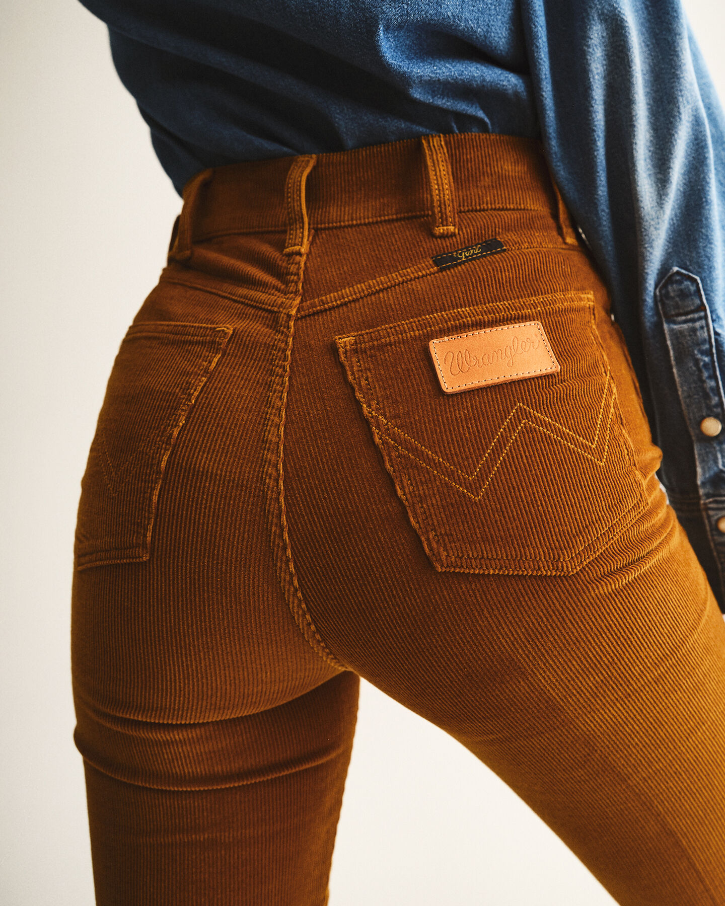 Jeans Bootcut Wrangler x GANT in velluto a coste