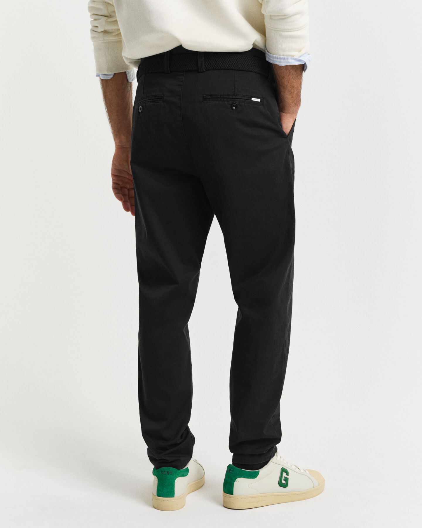 Pantaloni chino in twill stretti in fondo