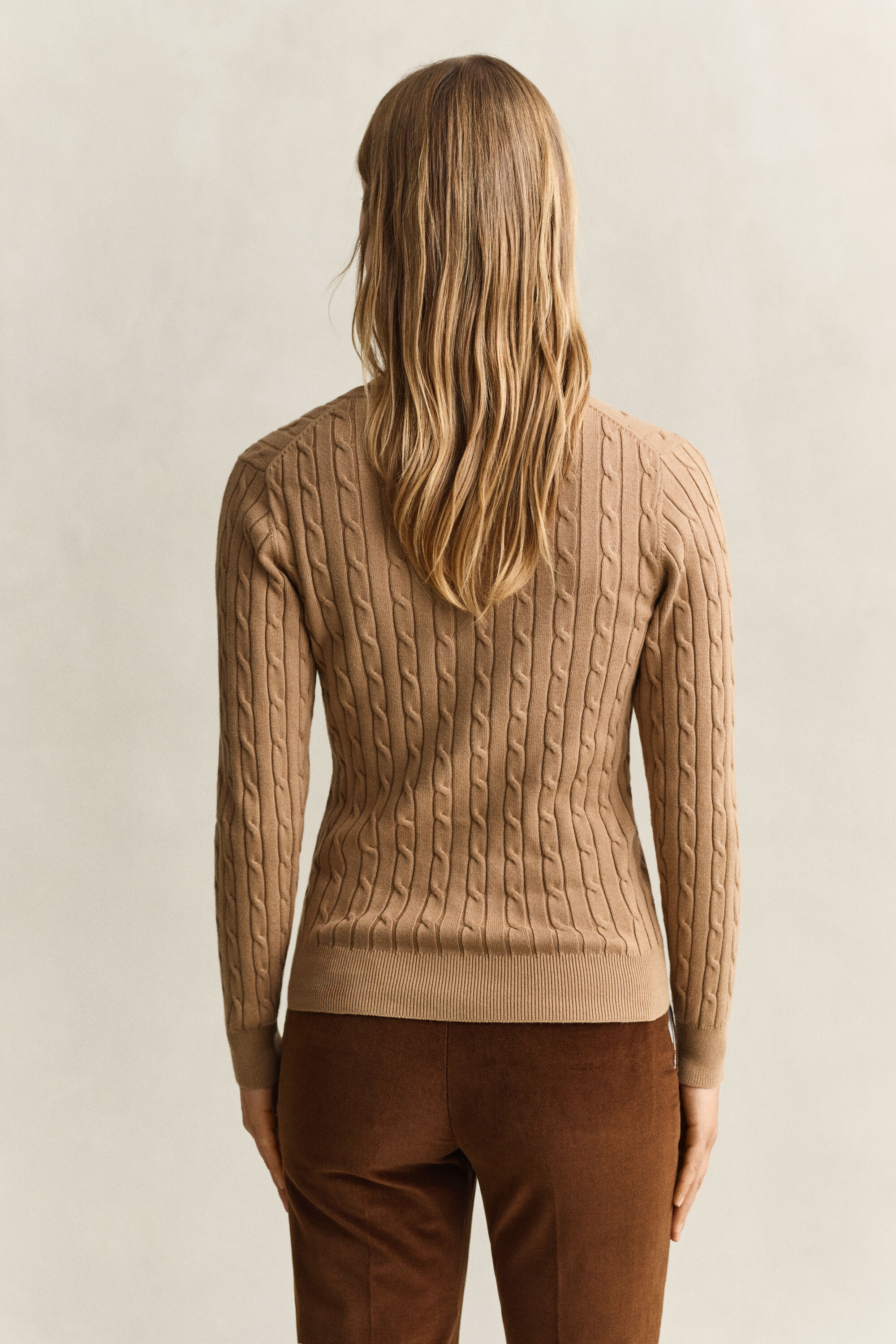 Cardigan in maglia con lavorazione a trecce