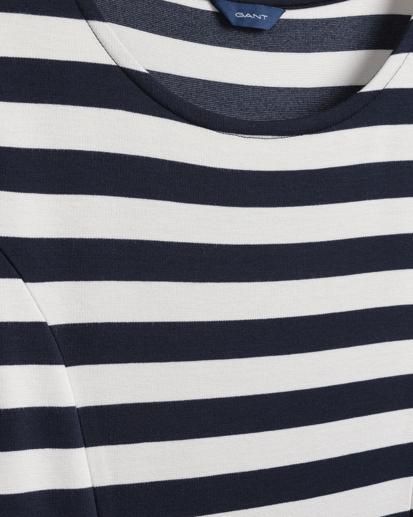 Abito svasato a righe