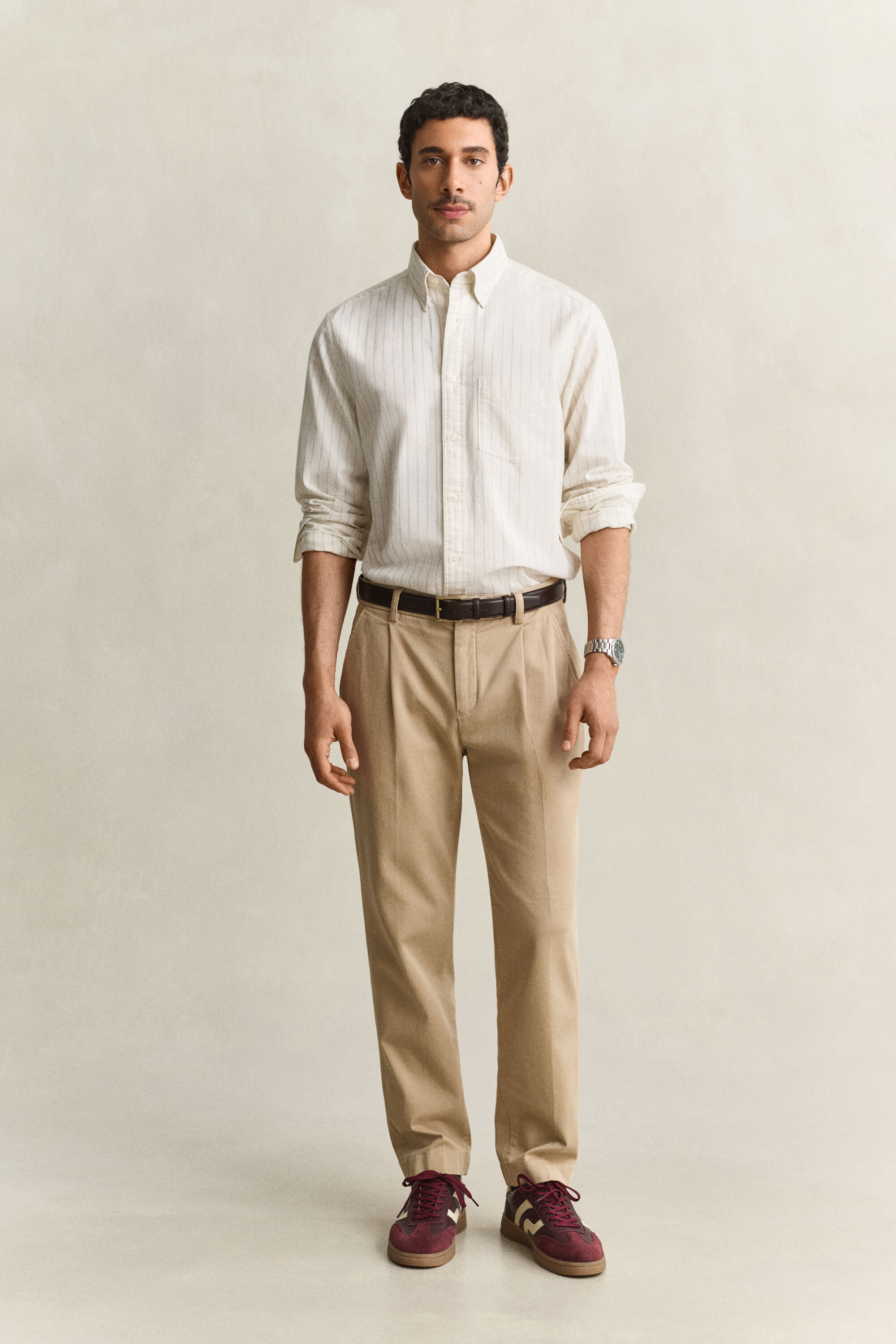 Pantaloni chino stretti in fondo
