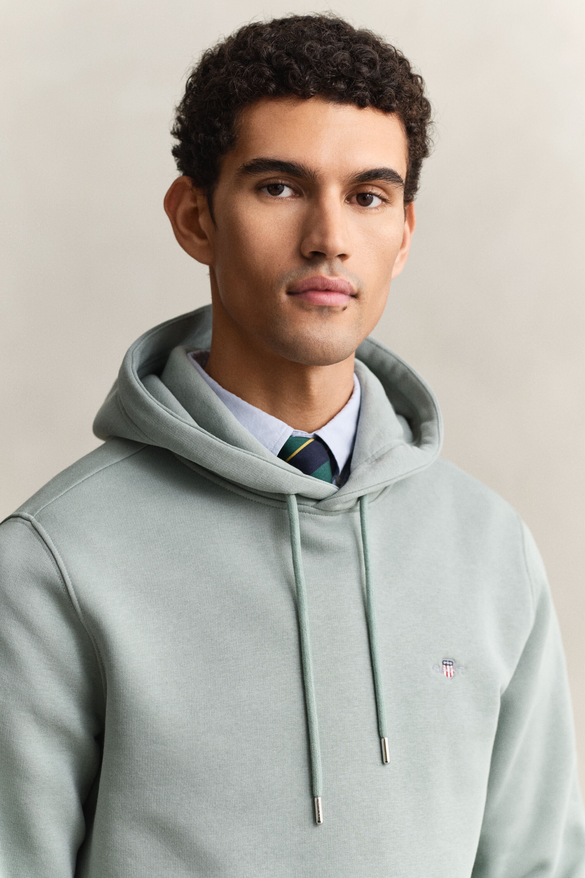 Felpa Shield con cappuccio