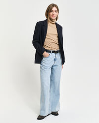 Collo alto e maniche lunghe a coste