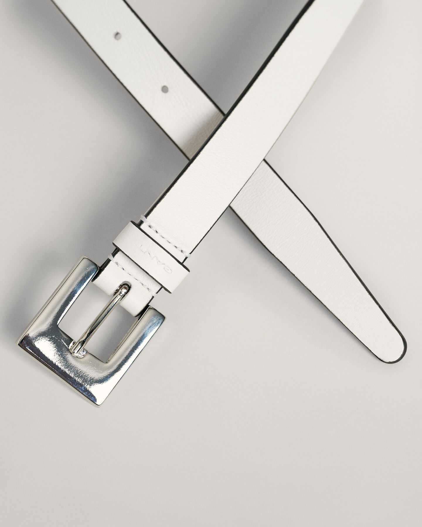 Cintura sottile con fibbia quadrata