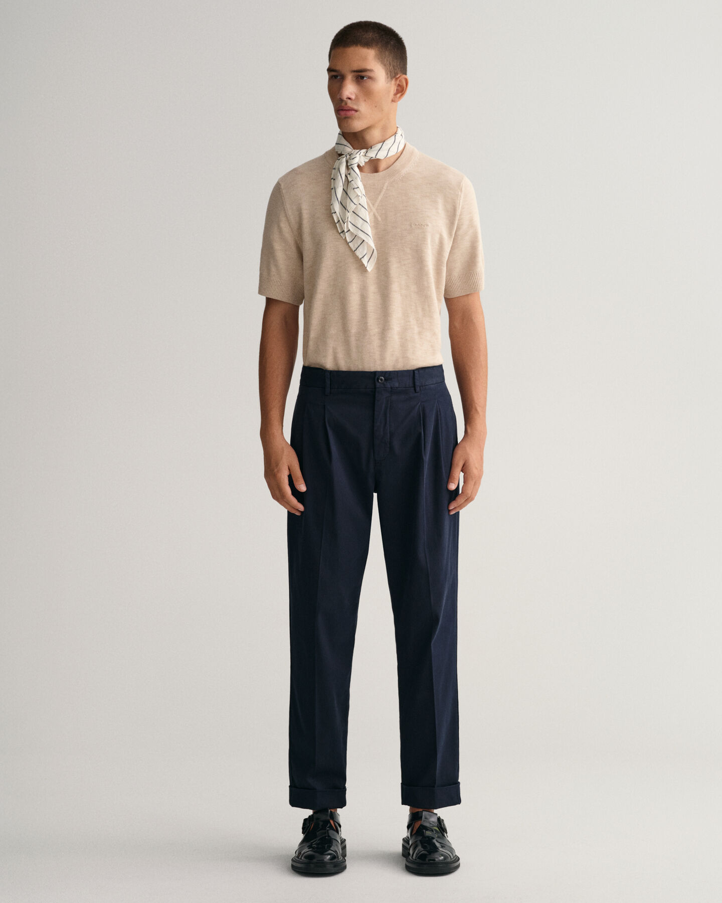 Pantaloni da abito affusolati in cotone relaxed fit