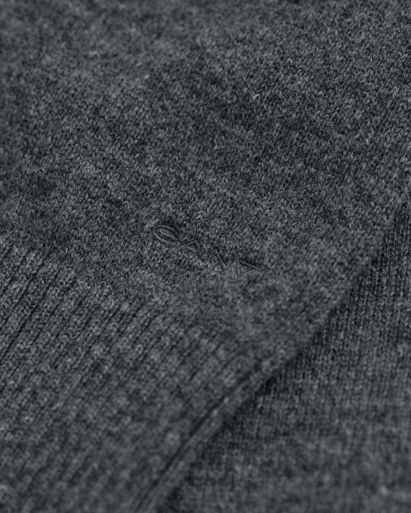 Maglia a collo alto in finissima lana d’agnello