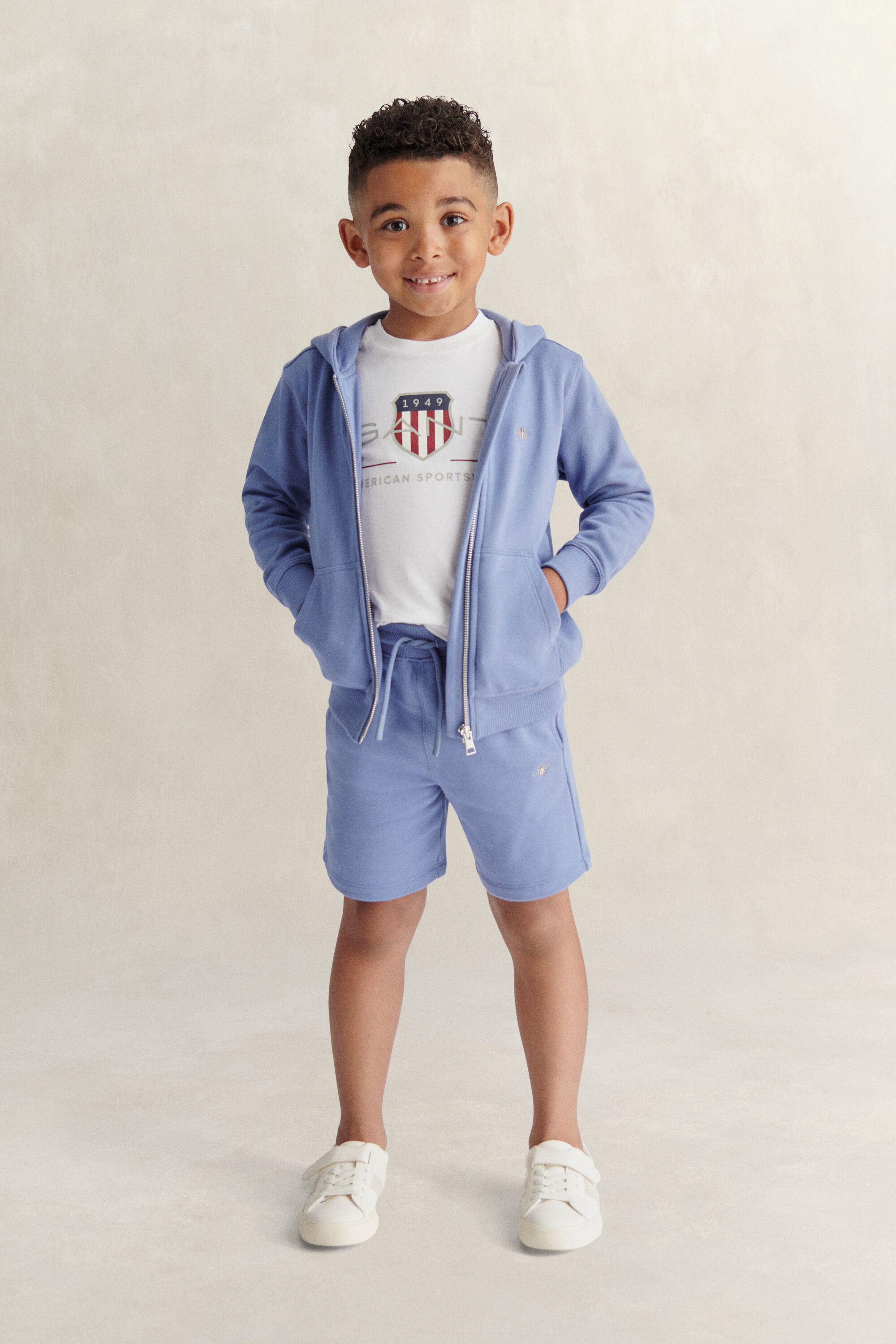 Set felpa, T-shirt e pantaloni della tuta Shield con zip Boys