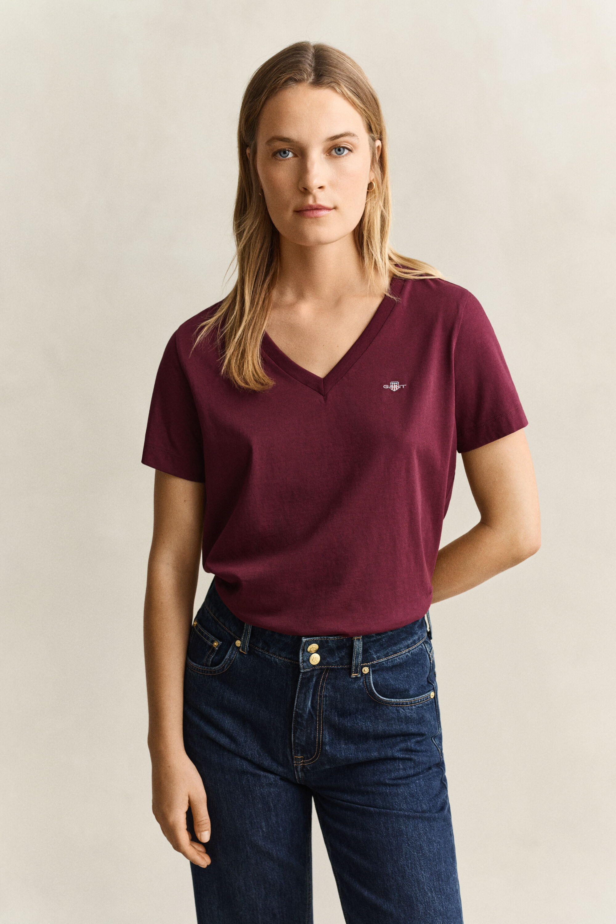 T-shirt Shield con scollo a V