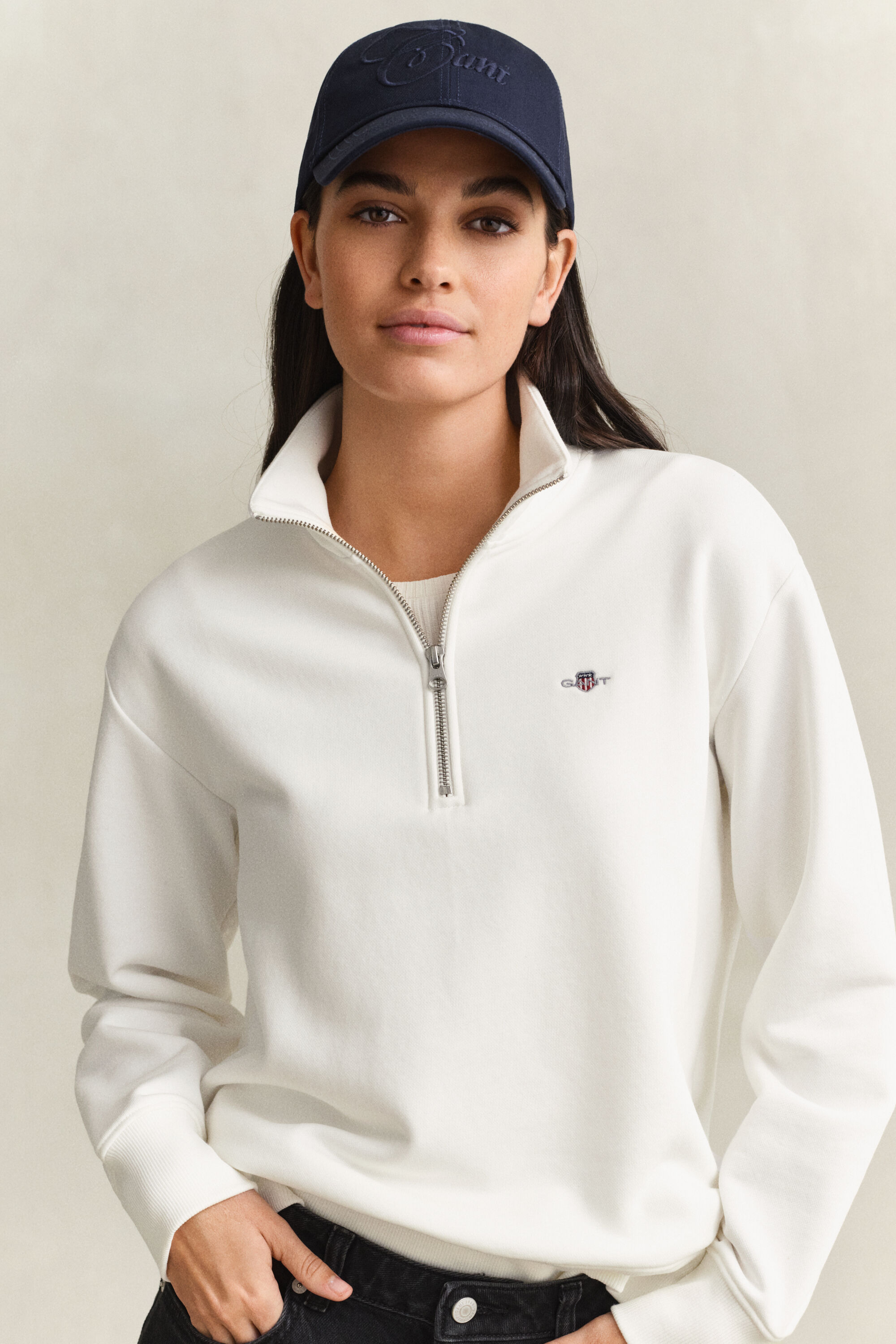 Felpa Shield con zip corta