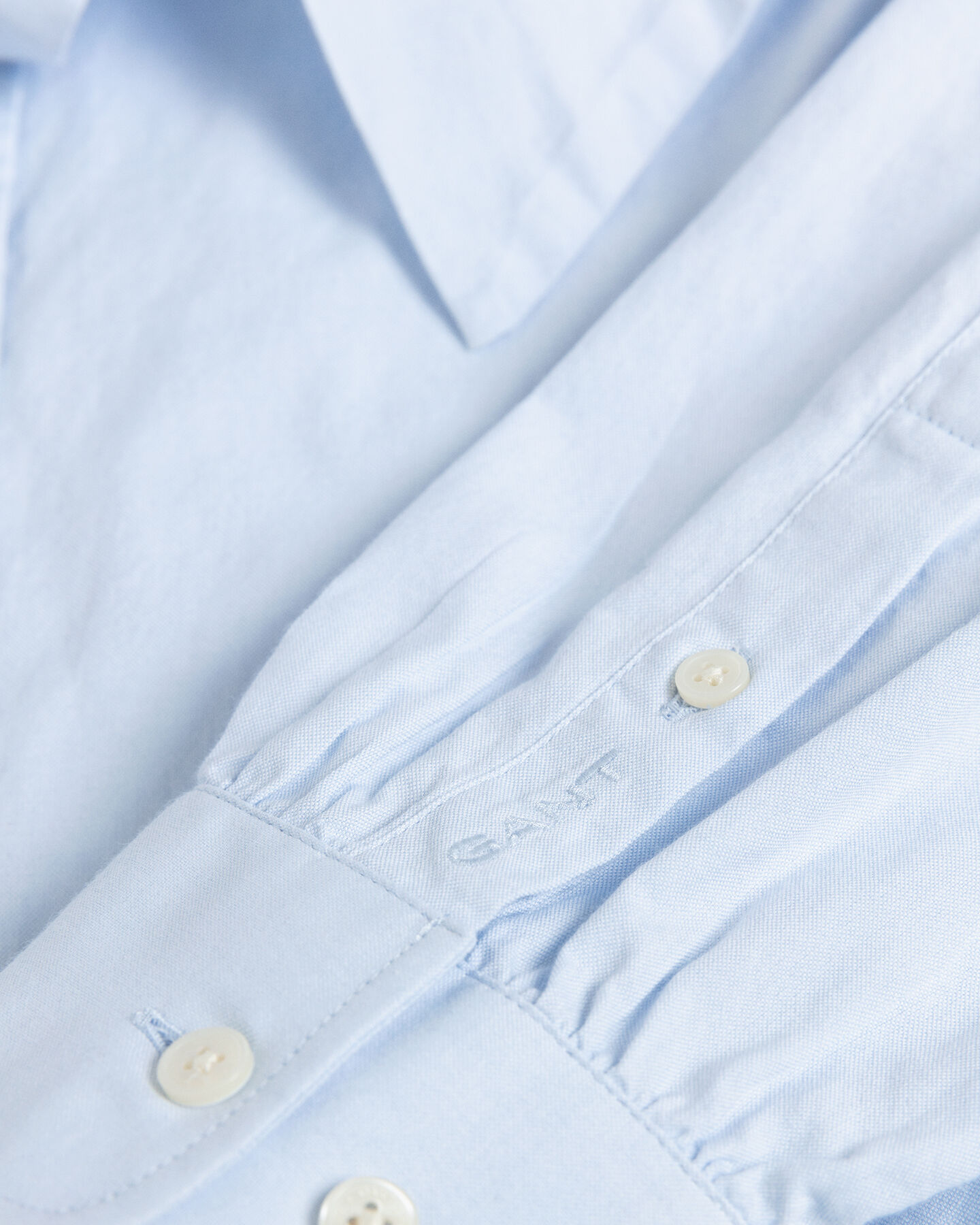 Camicia Oxford con fiocco e maniche a sbuffo