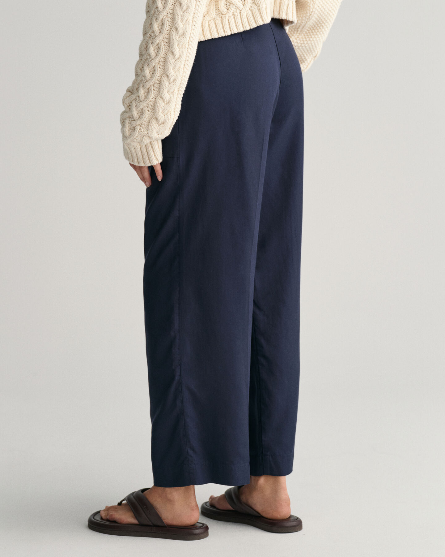 Pantaloni con cintura in vita relaxed fit