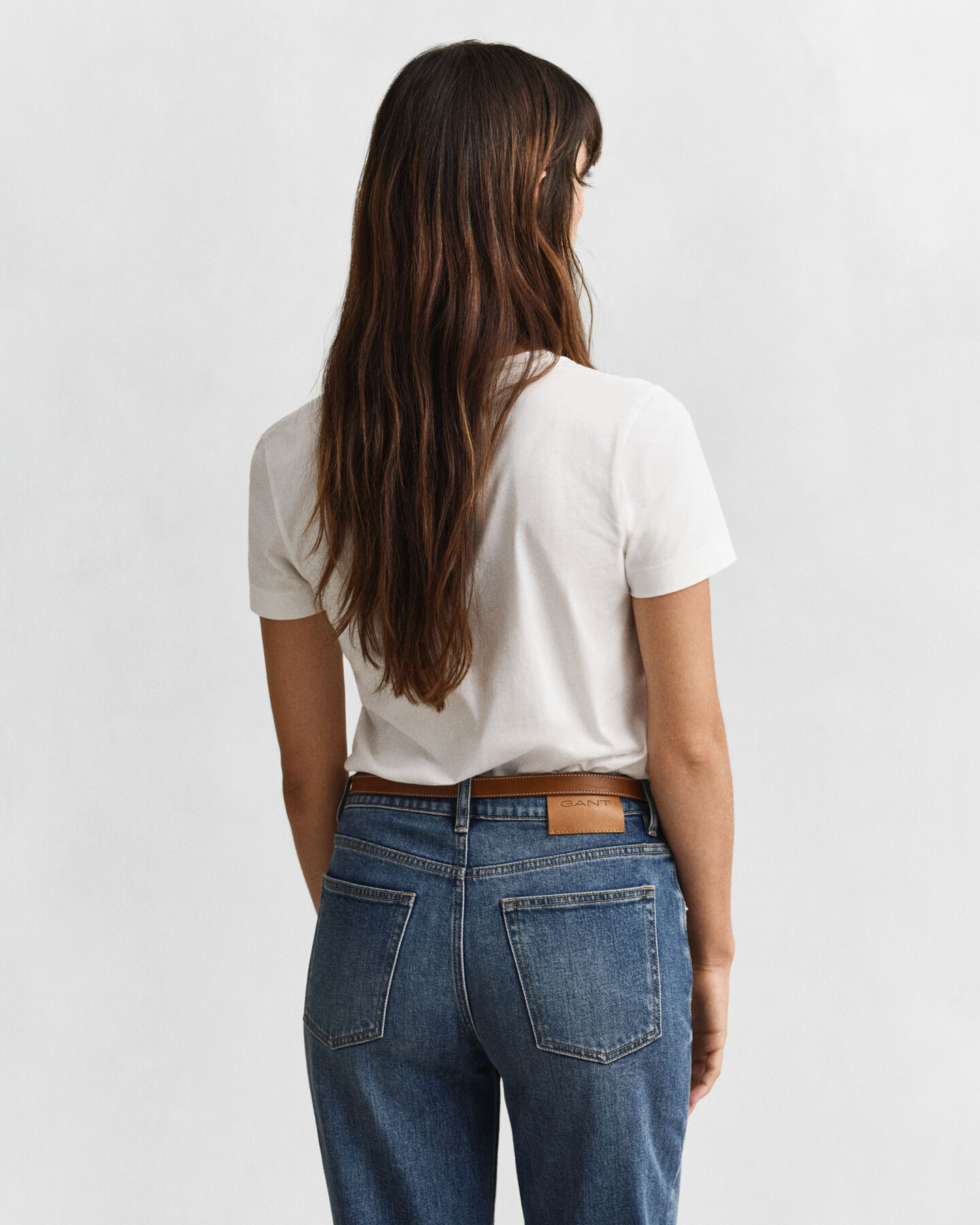 T-shirt Shield con scollo a V