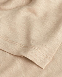 T-shirt in lino con scollo a V