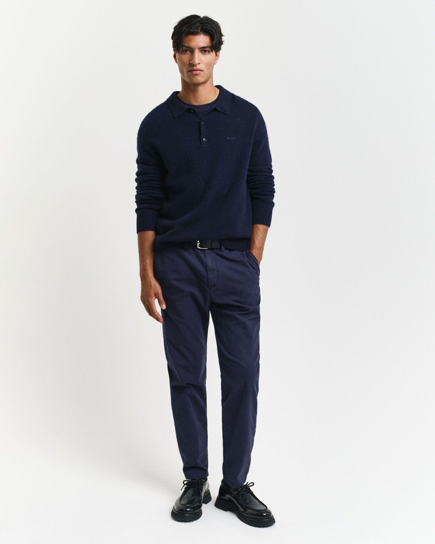 Pantaloni chino in tela stretti in fondo regular fit