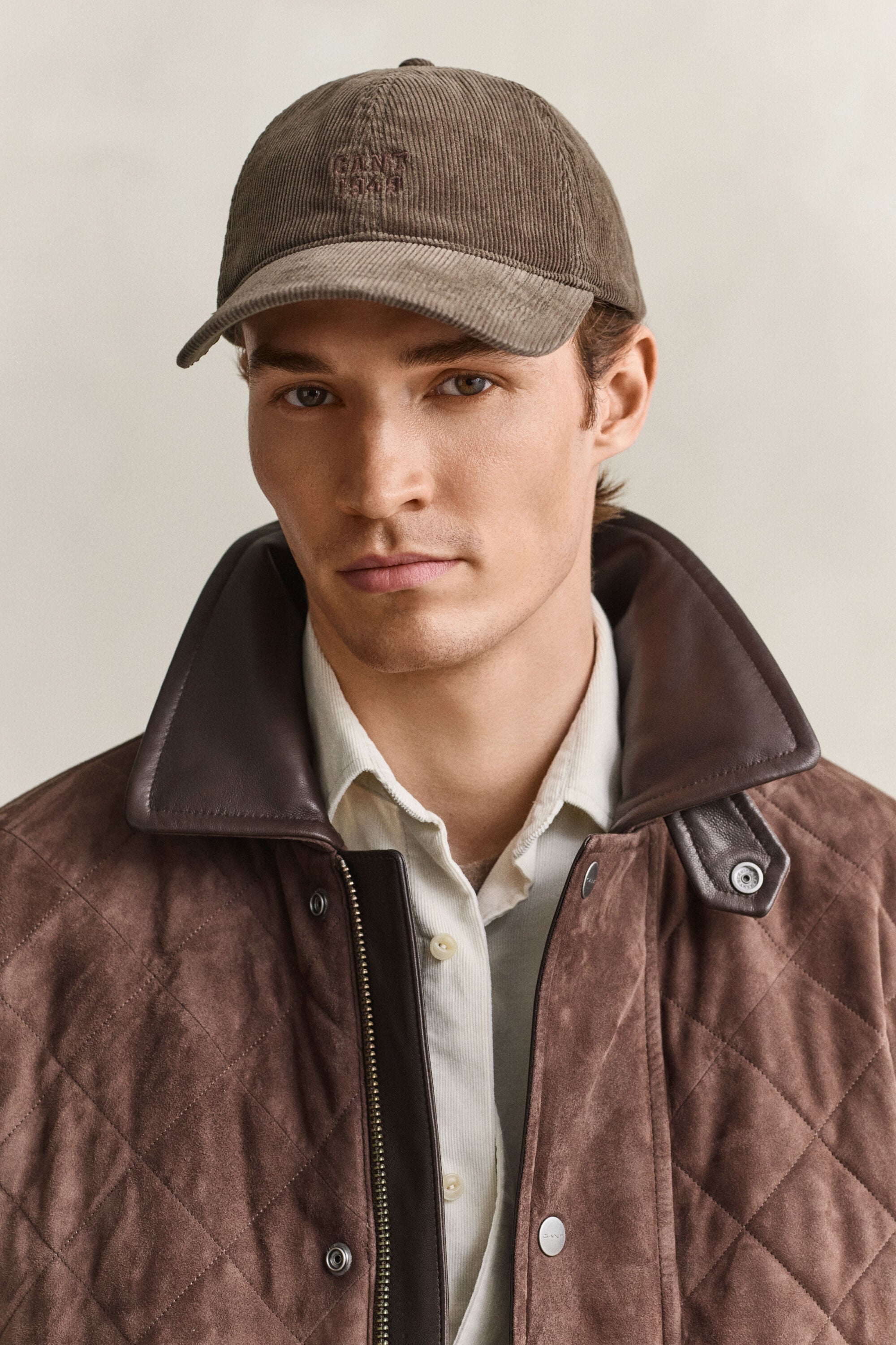Cappellino in velluto a coste