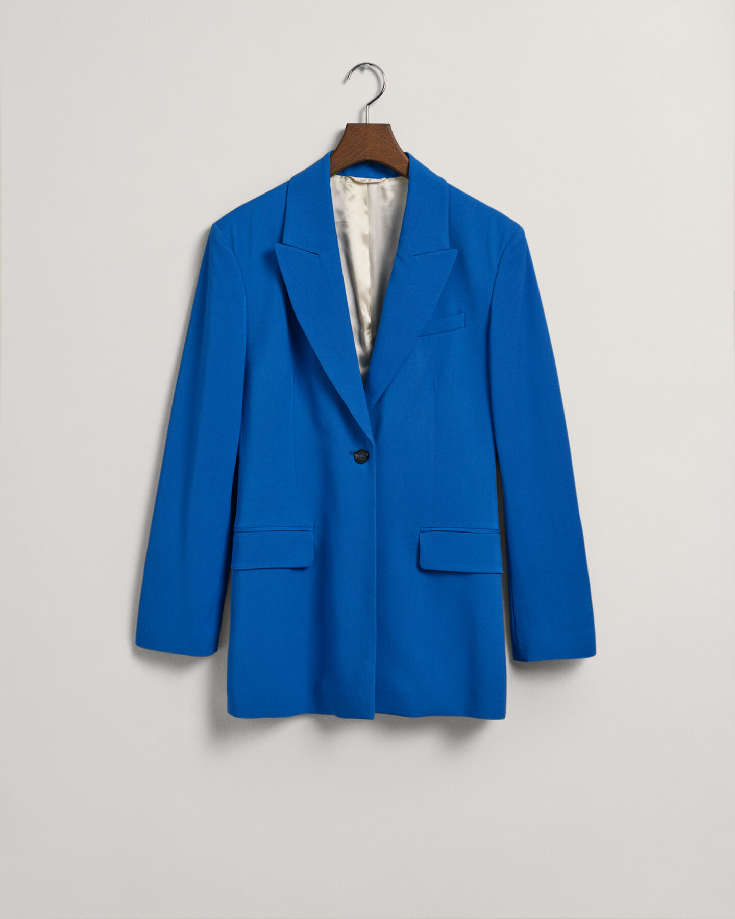 Blazer aderente a spalla ampia