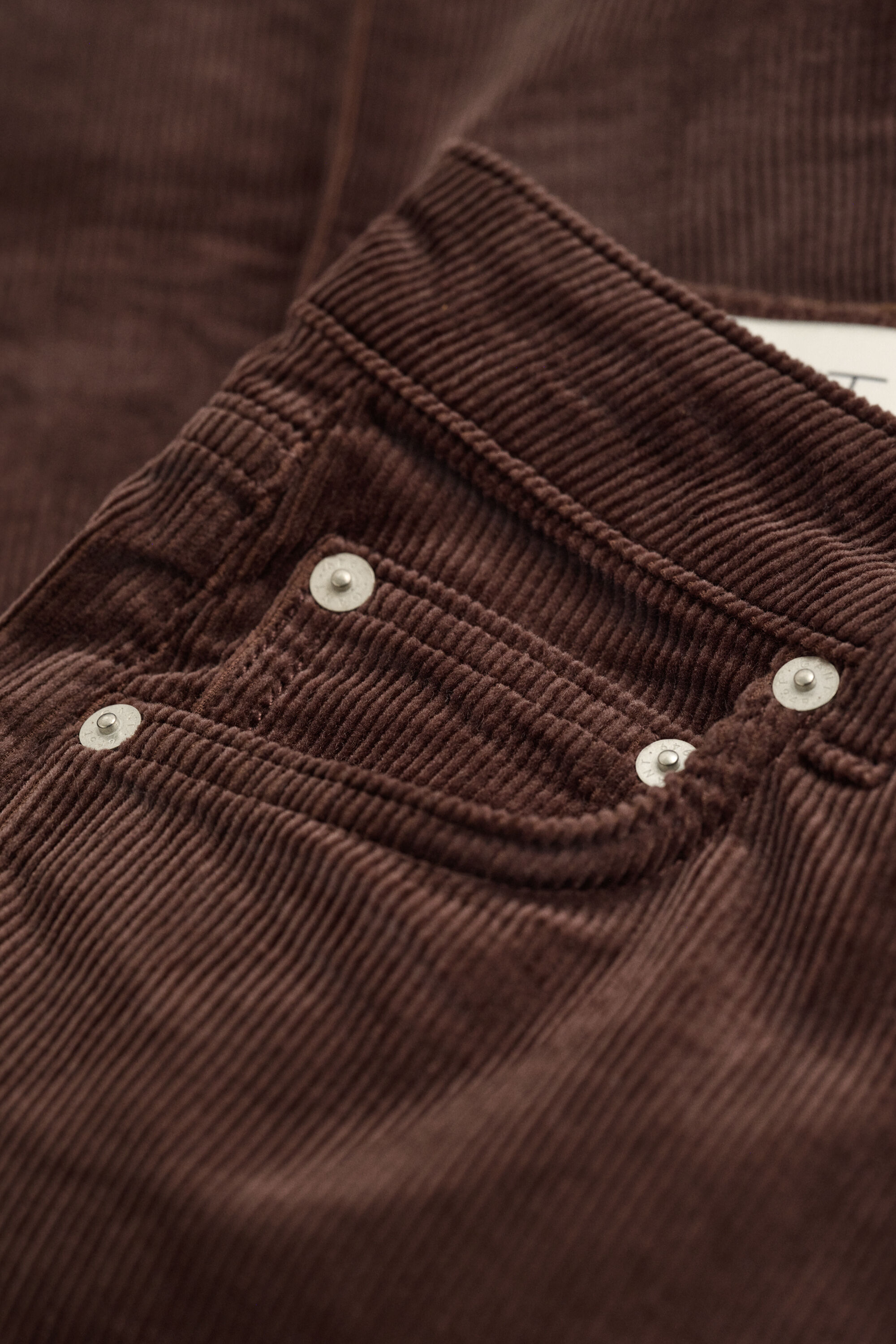 Jeans svasati in velluto a coste