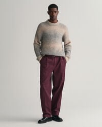 Pantaloni chino con piega e cintura