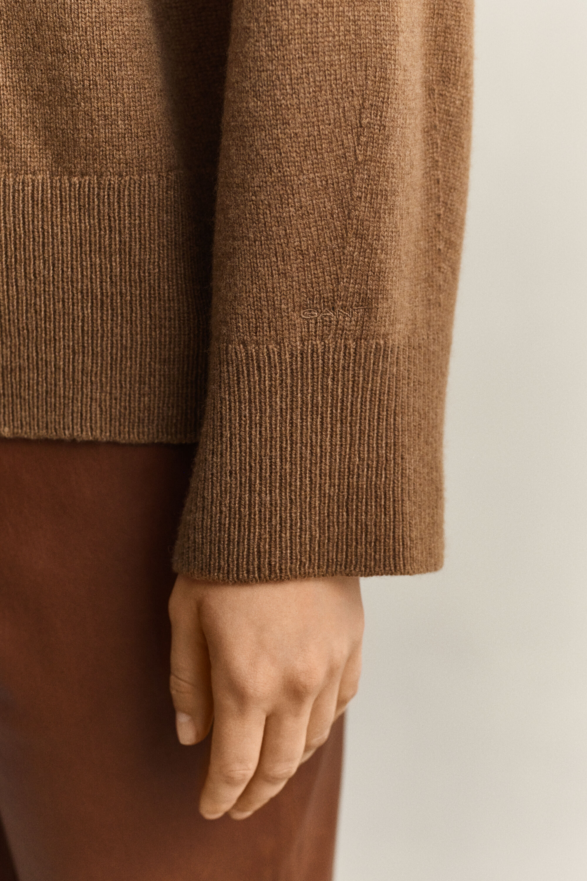Maglia a collo alto in cashmere e lana