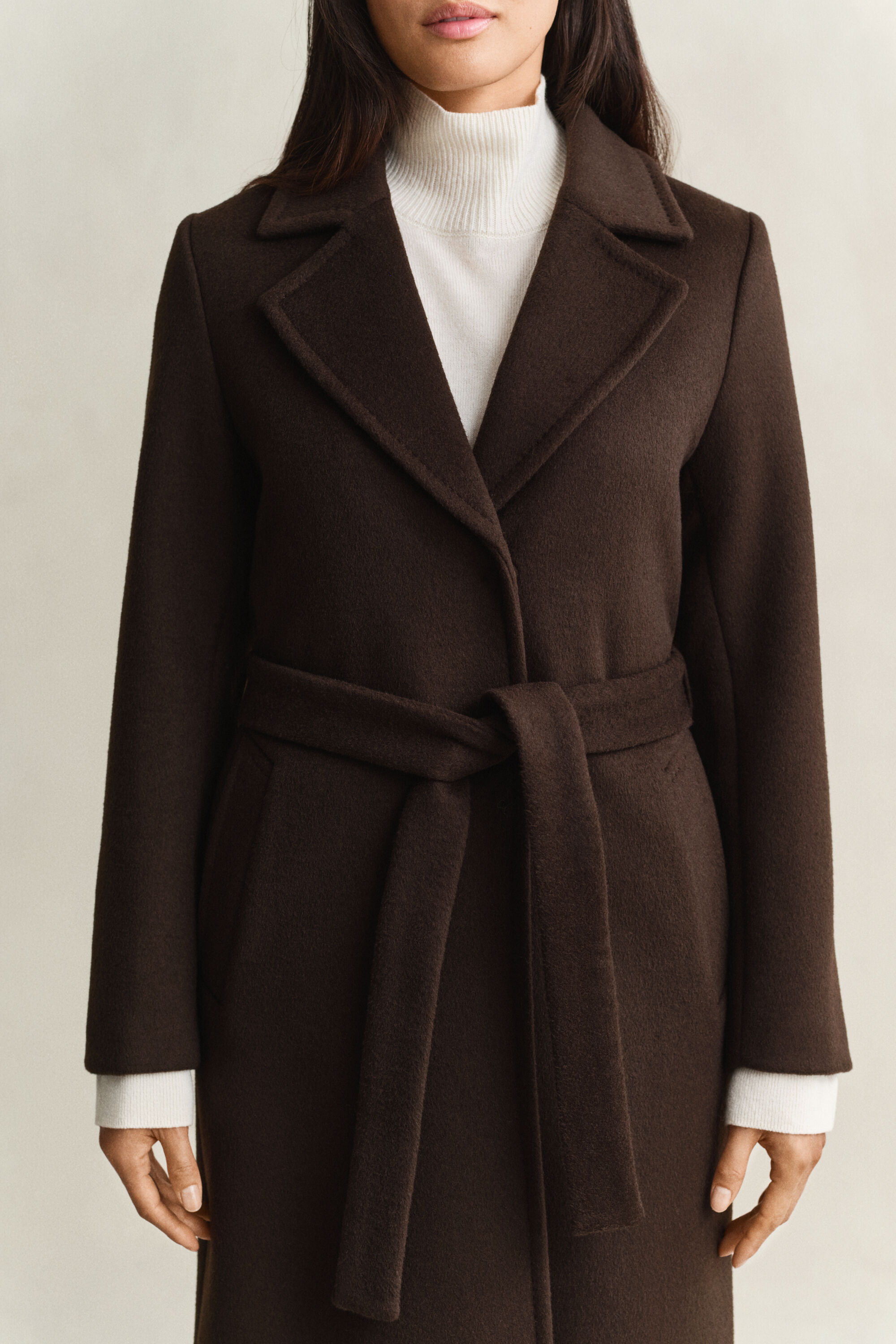 Cappotto con cintura in misto lana