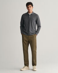 Pantaloni chino in twill stretti in fondo