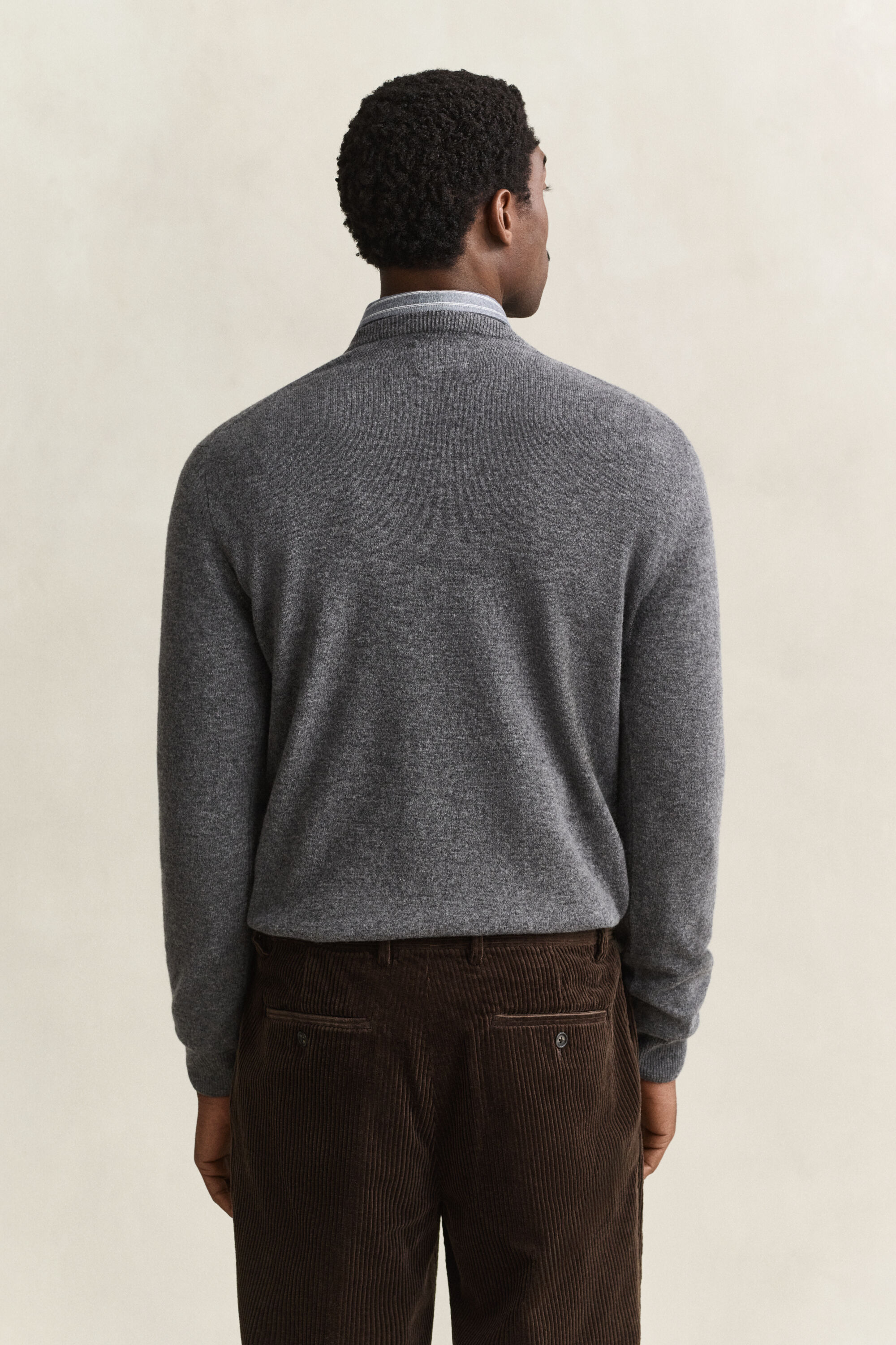 Maglia con scollo a V in lana d’agnello