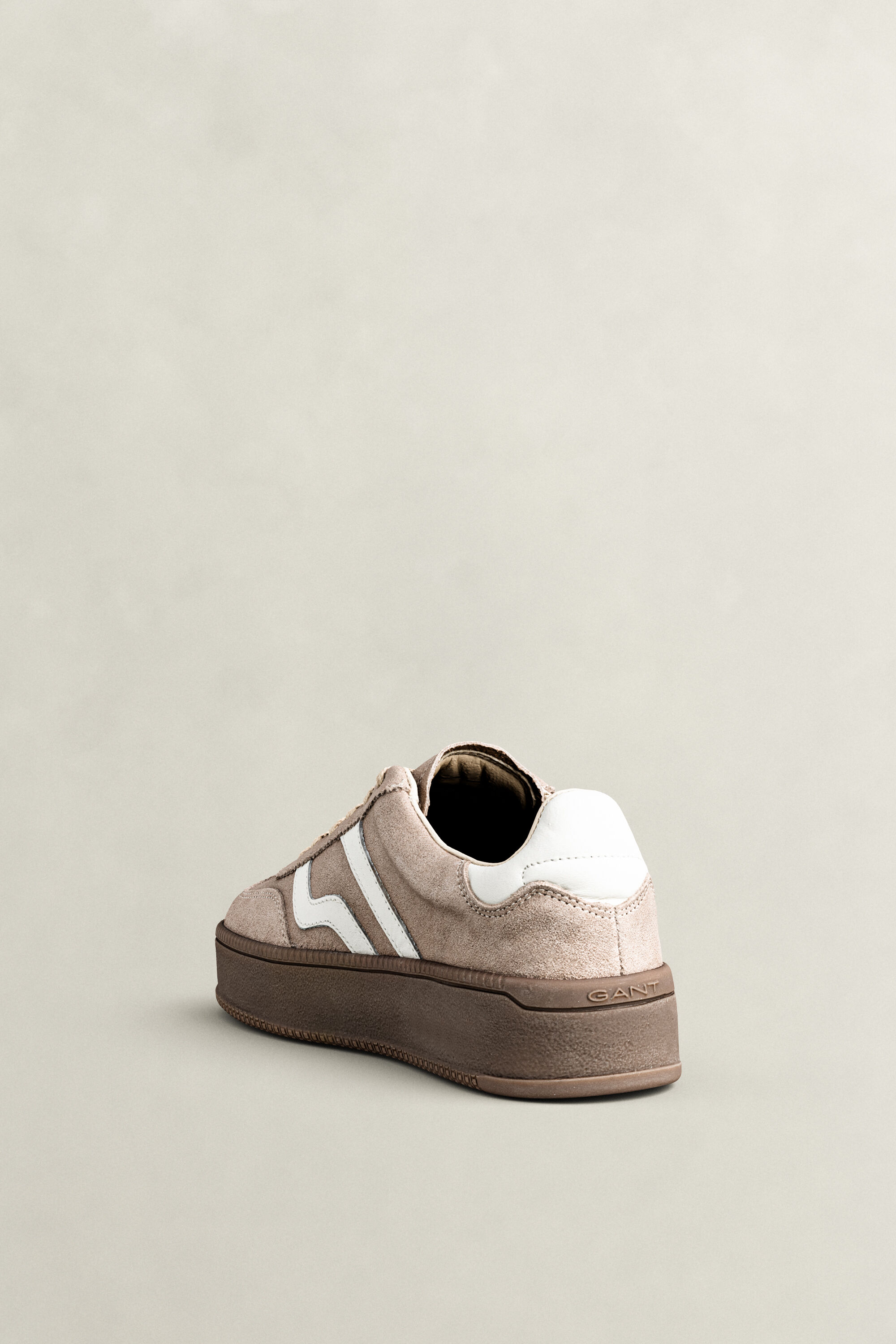 Sneakers Cuzmani in camoscio