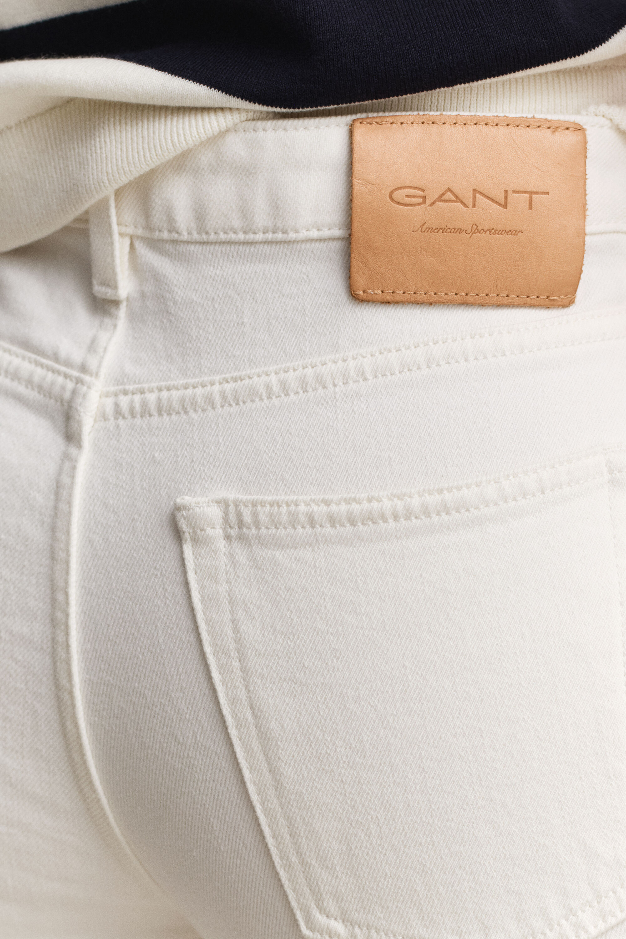 Jeans elasticizzati con gamba dritta