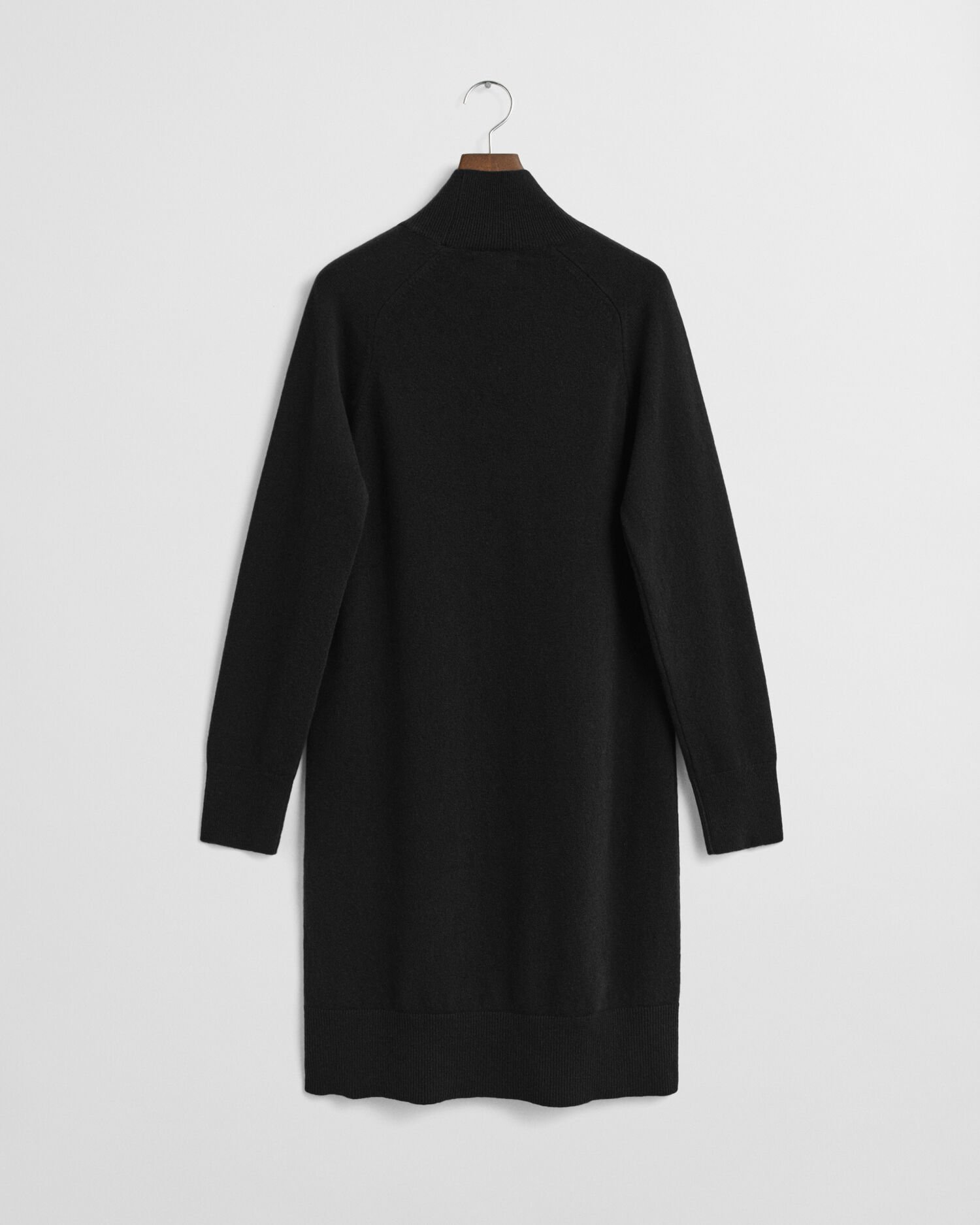 Abito in pregiata e finissima lana d’agnello lavorata a maglia