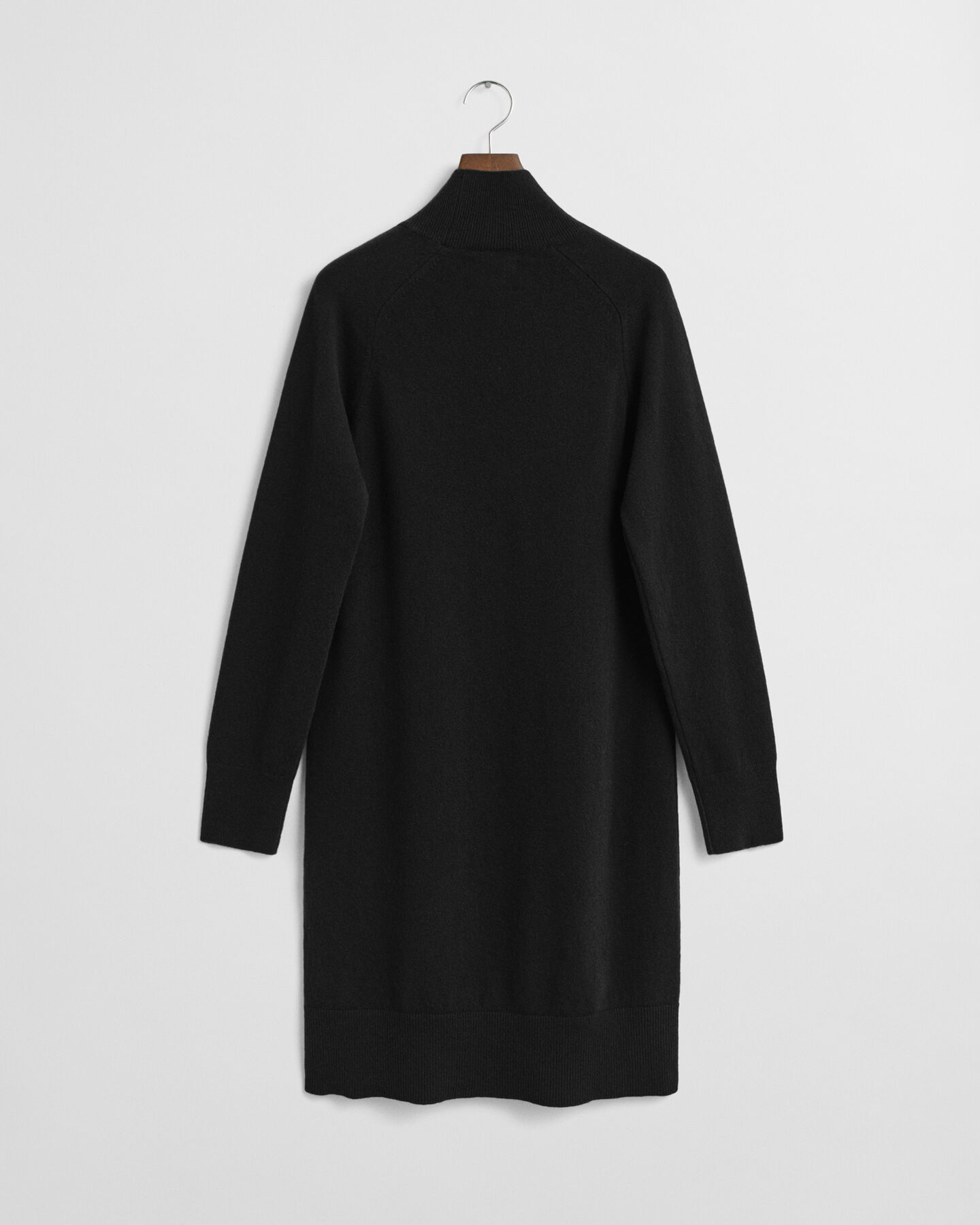 Abito in pregiata e finissima lana d’agnello lavorata a maglia