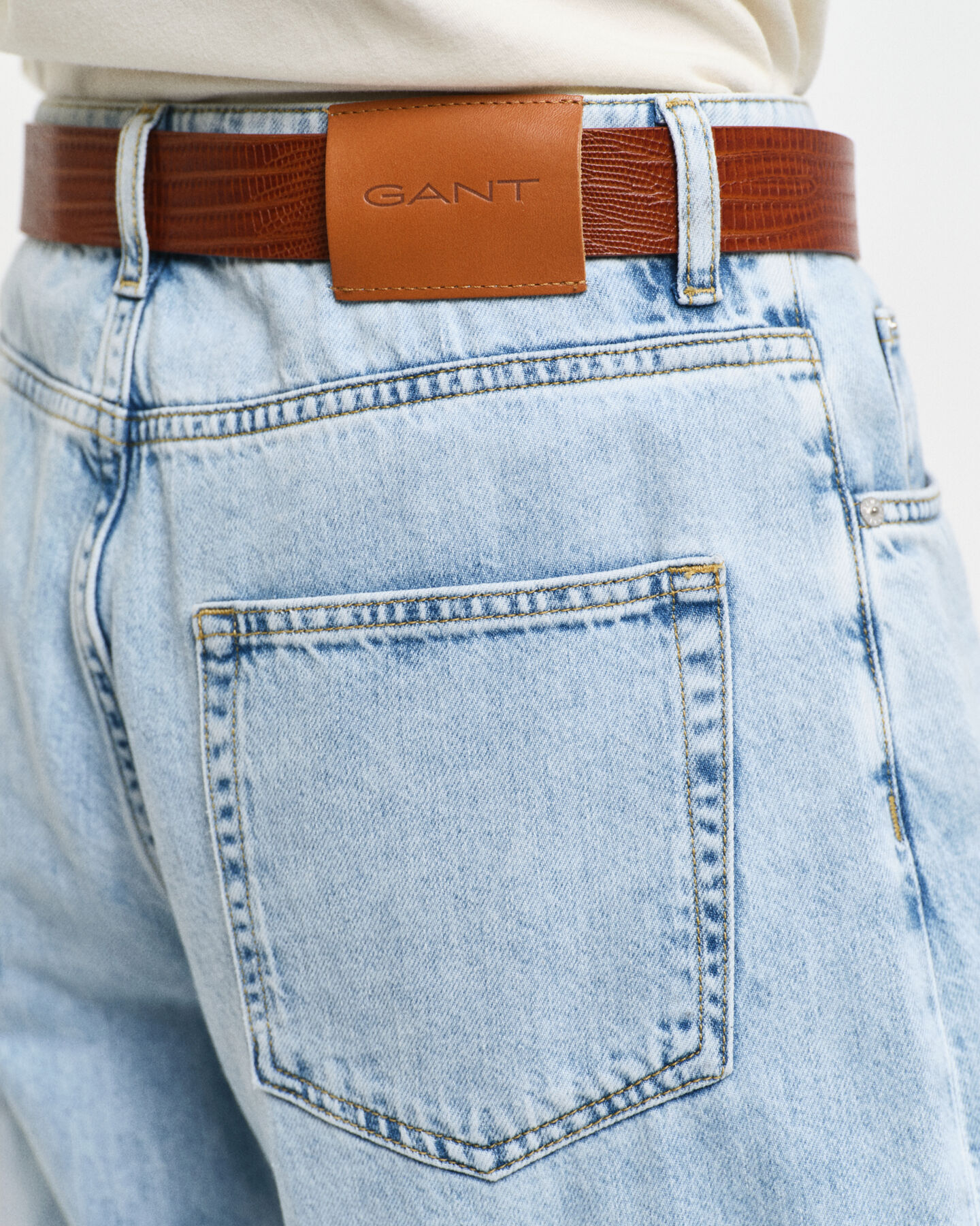 Jeans gamba ampia effetto stropicciato