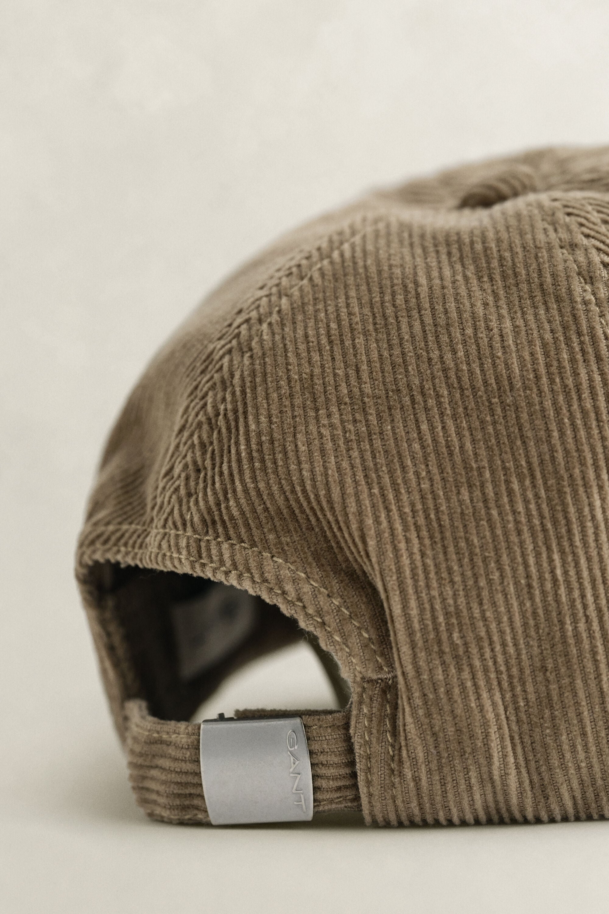 Cappellino in velluto a coste