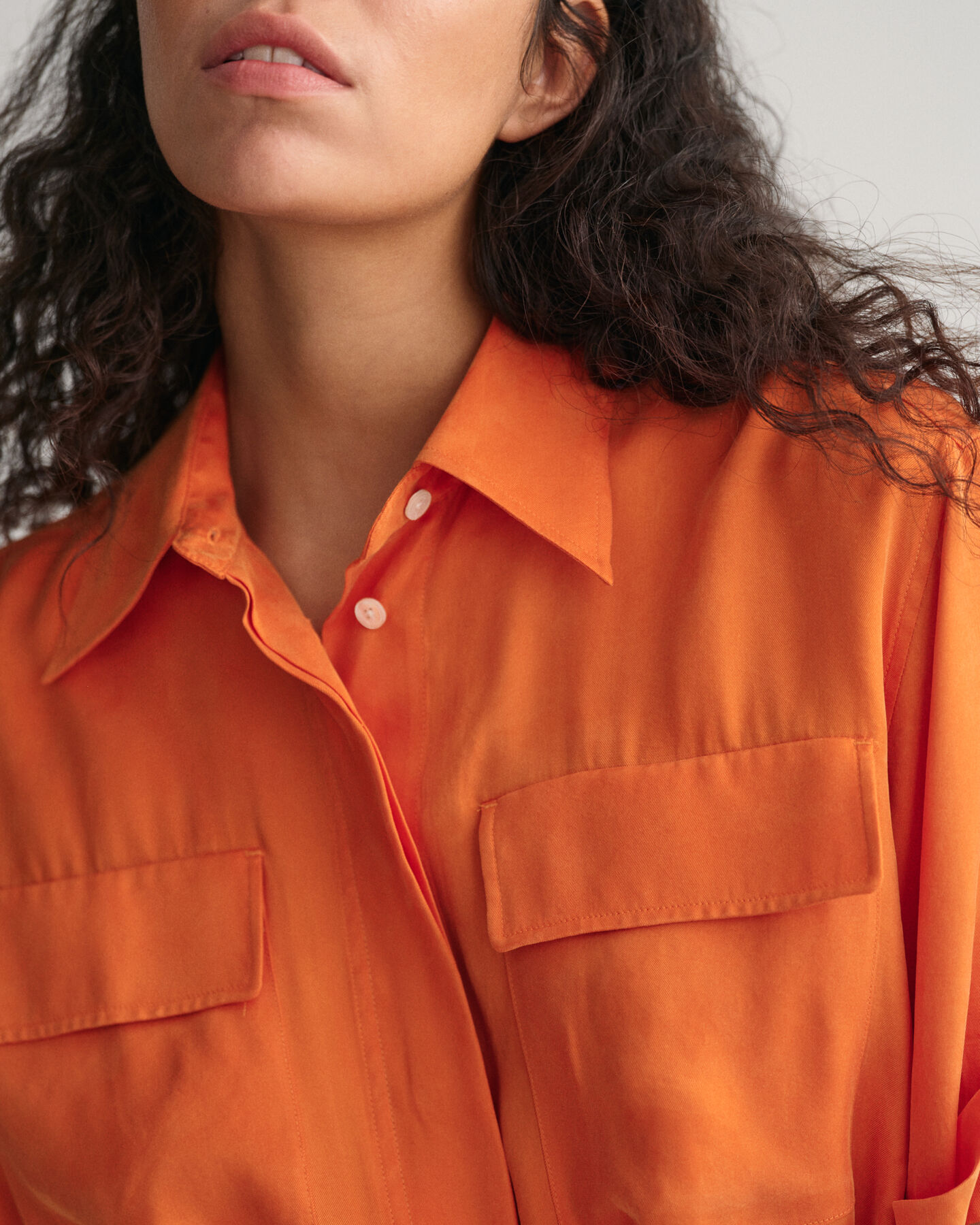 Abito chemisier a maniche corte e tasca con patta