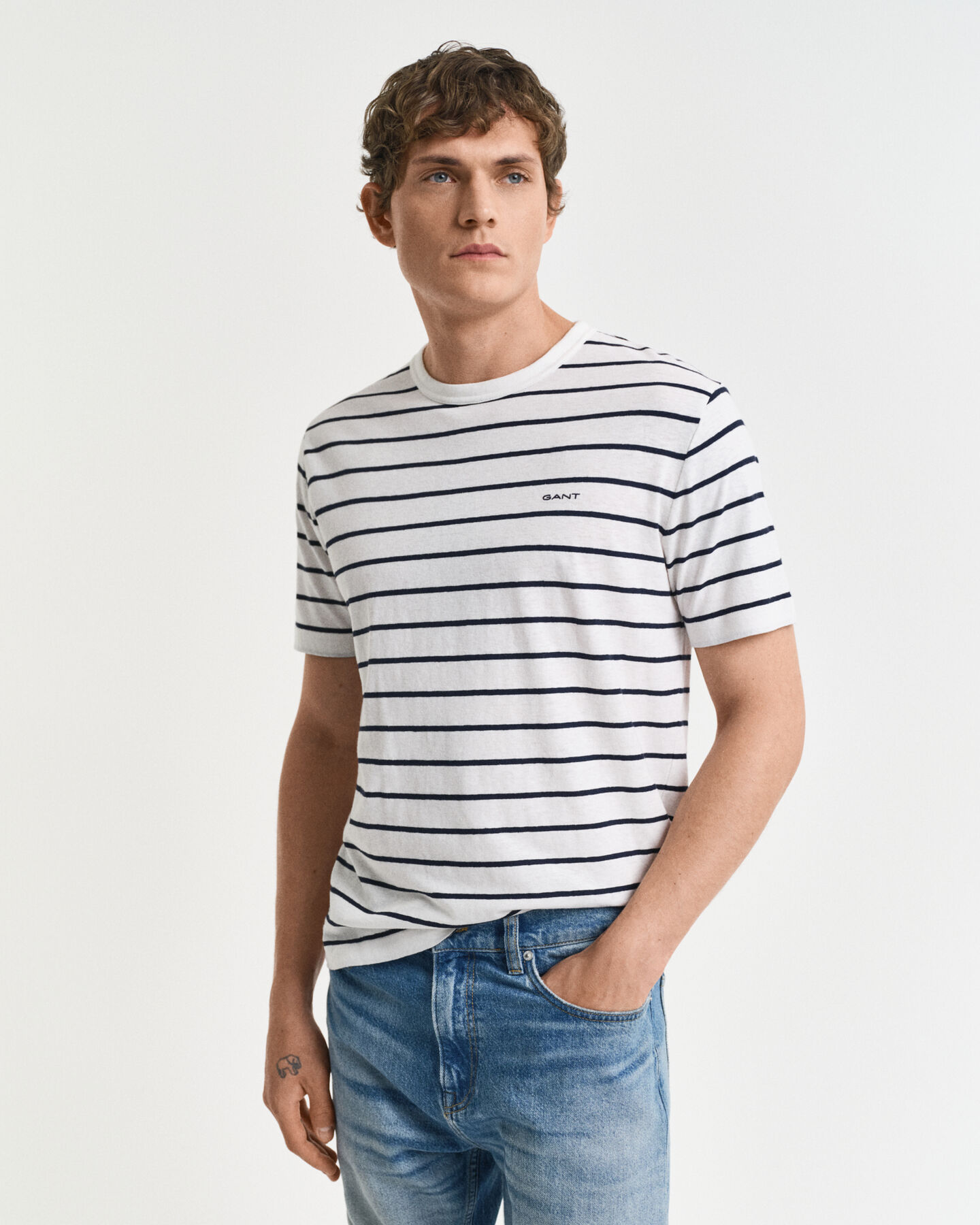 T-shirt in lino e cotone a righe
