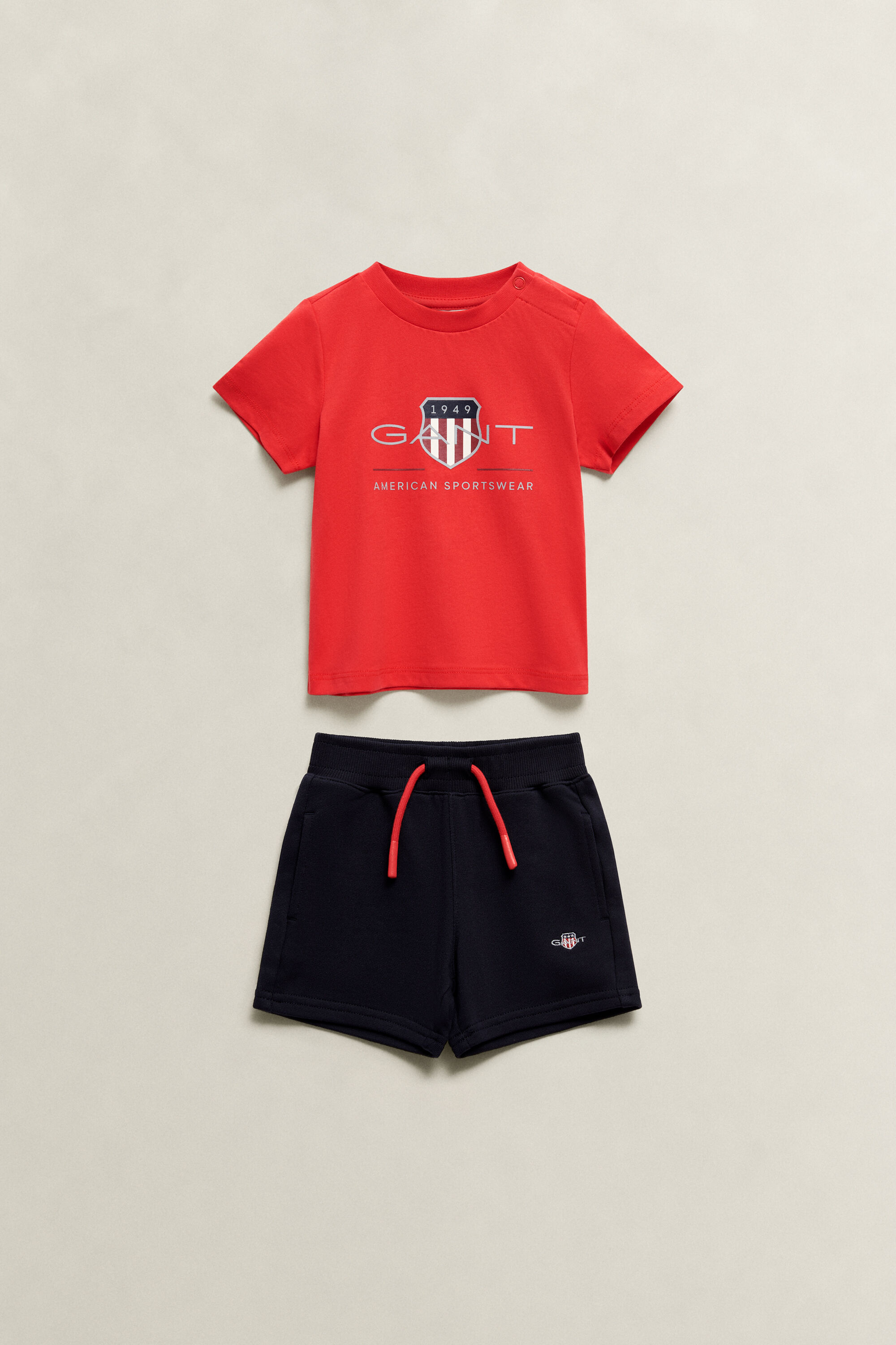 Set di pantaloncini della tuta e T-shirt Archive Shield Boys