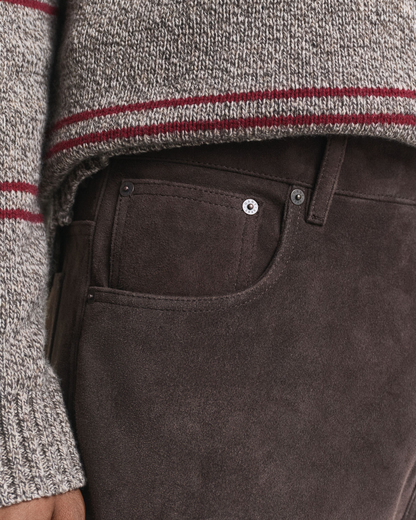 Jeans gamba dritta in camoscio