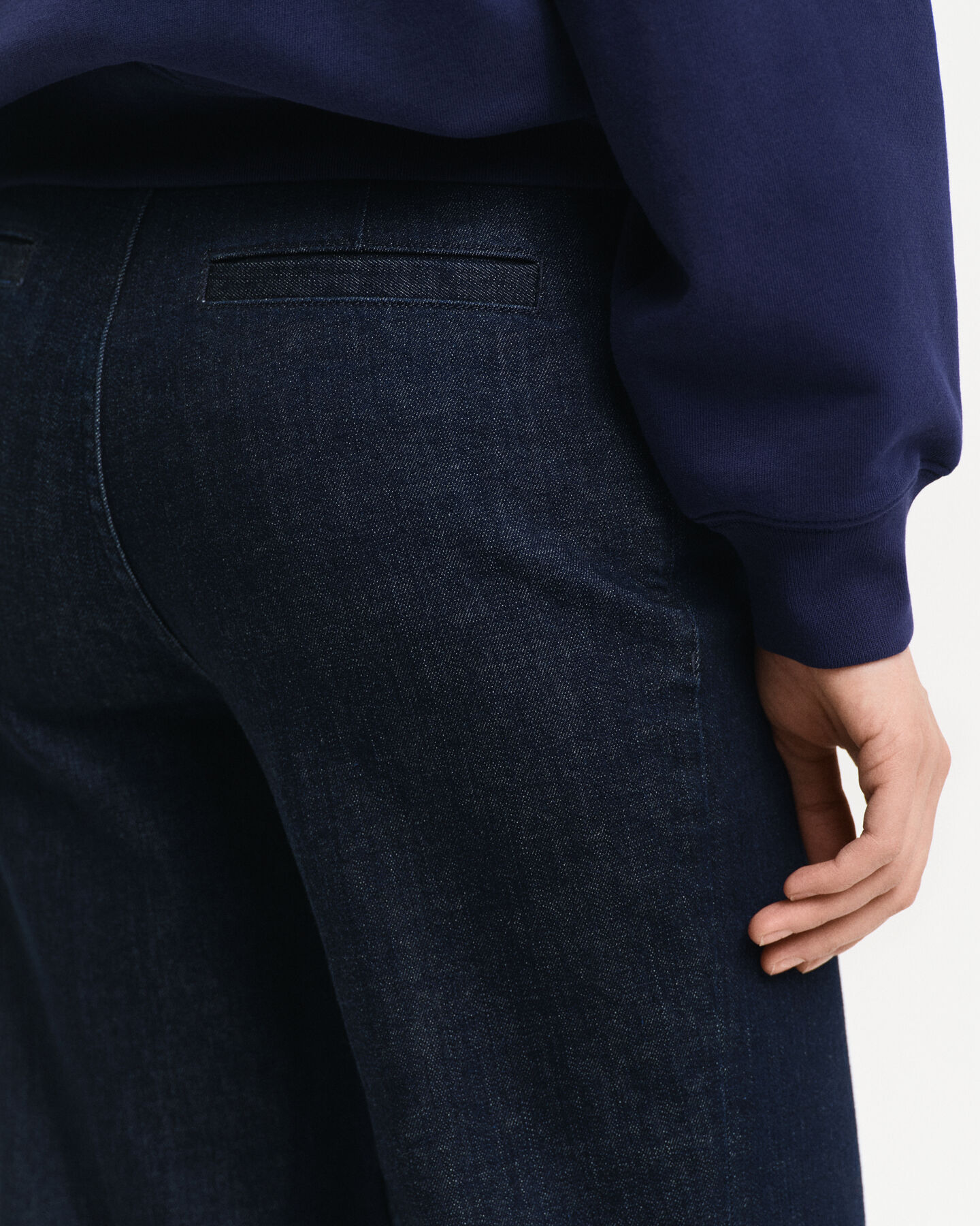 Jeans in denim stropicciato alla caviglia