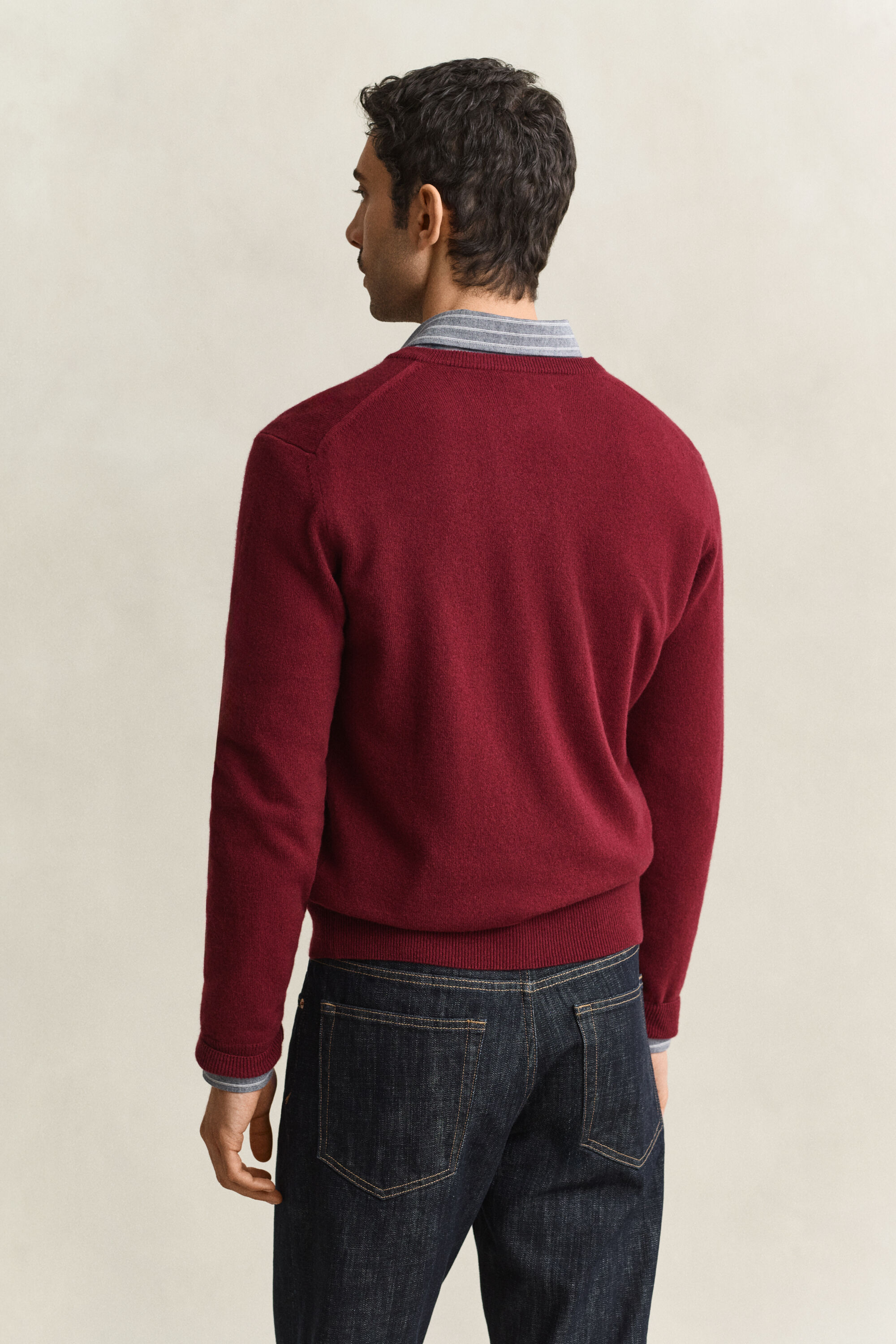 Maglia con scollo a V in lana d’agnello