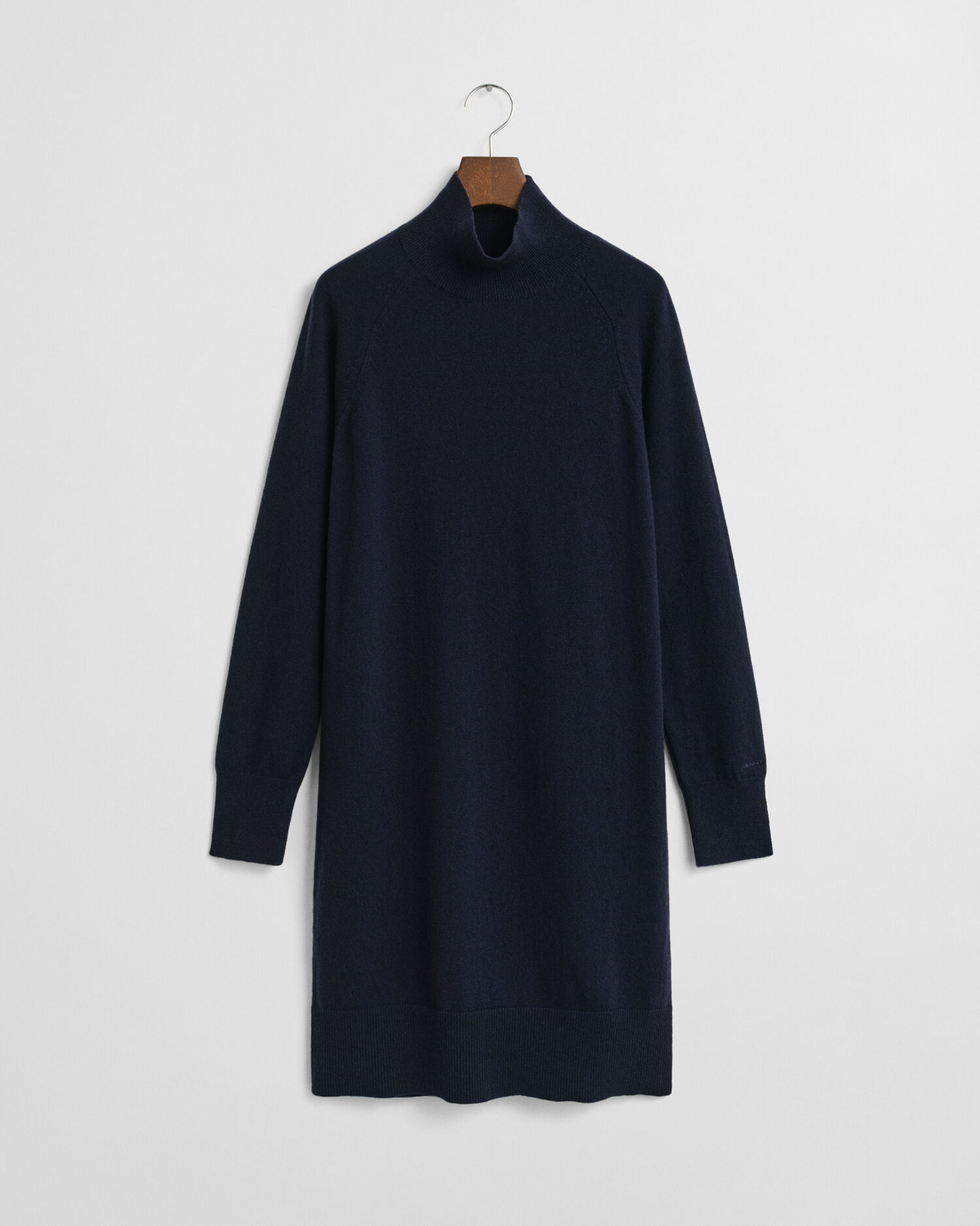 Abito in pregiata e finissima lana d’agnello lavorata a maglia