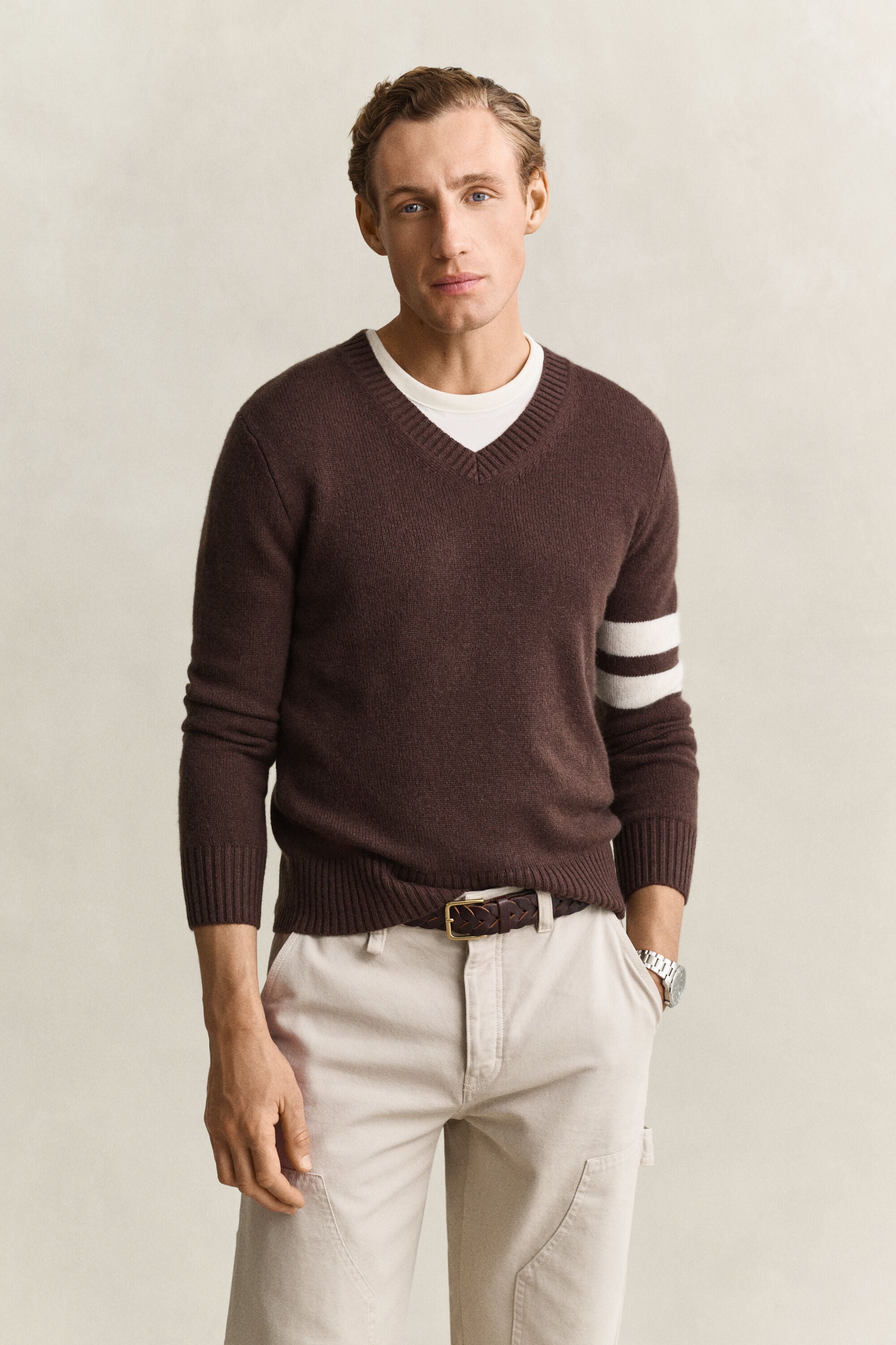 Maglia in cashmere a righe con scollo a V
