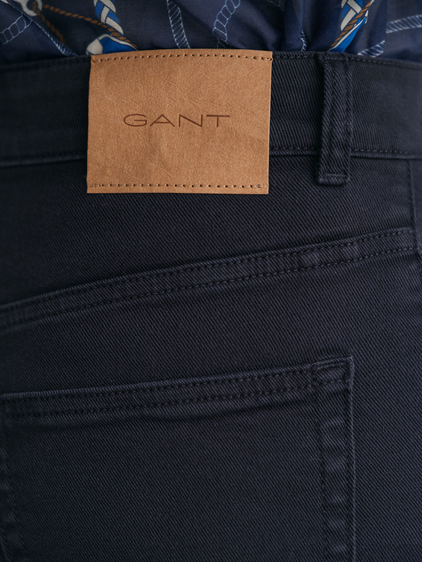 Jeans alla caviglia ampi colorati