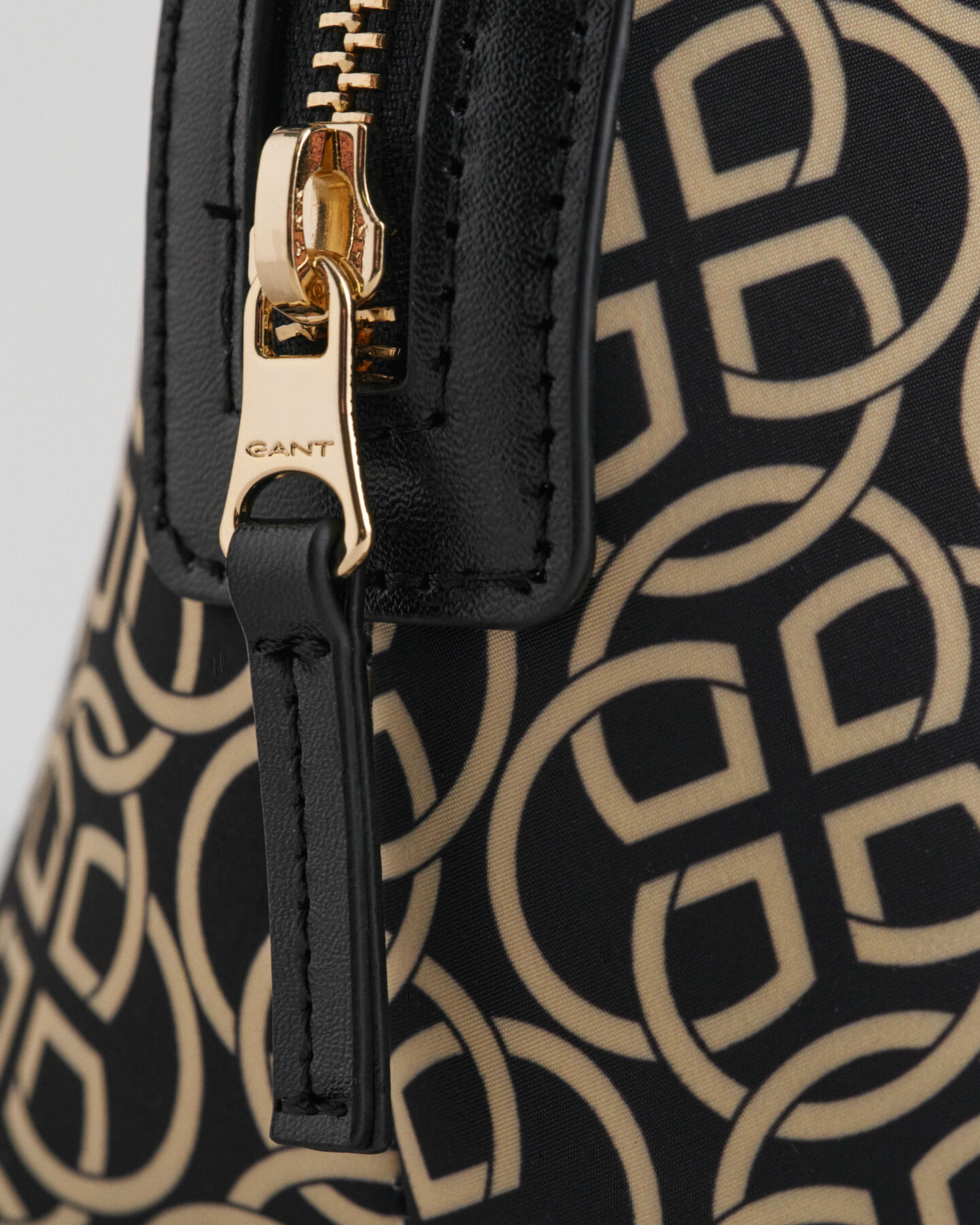 Beauty-case con motivo G